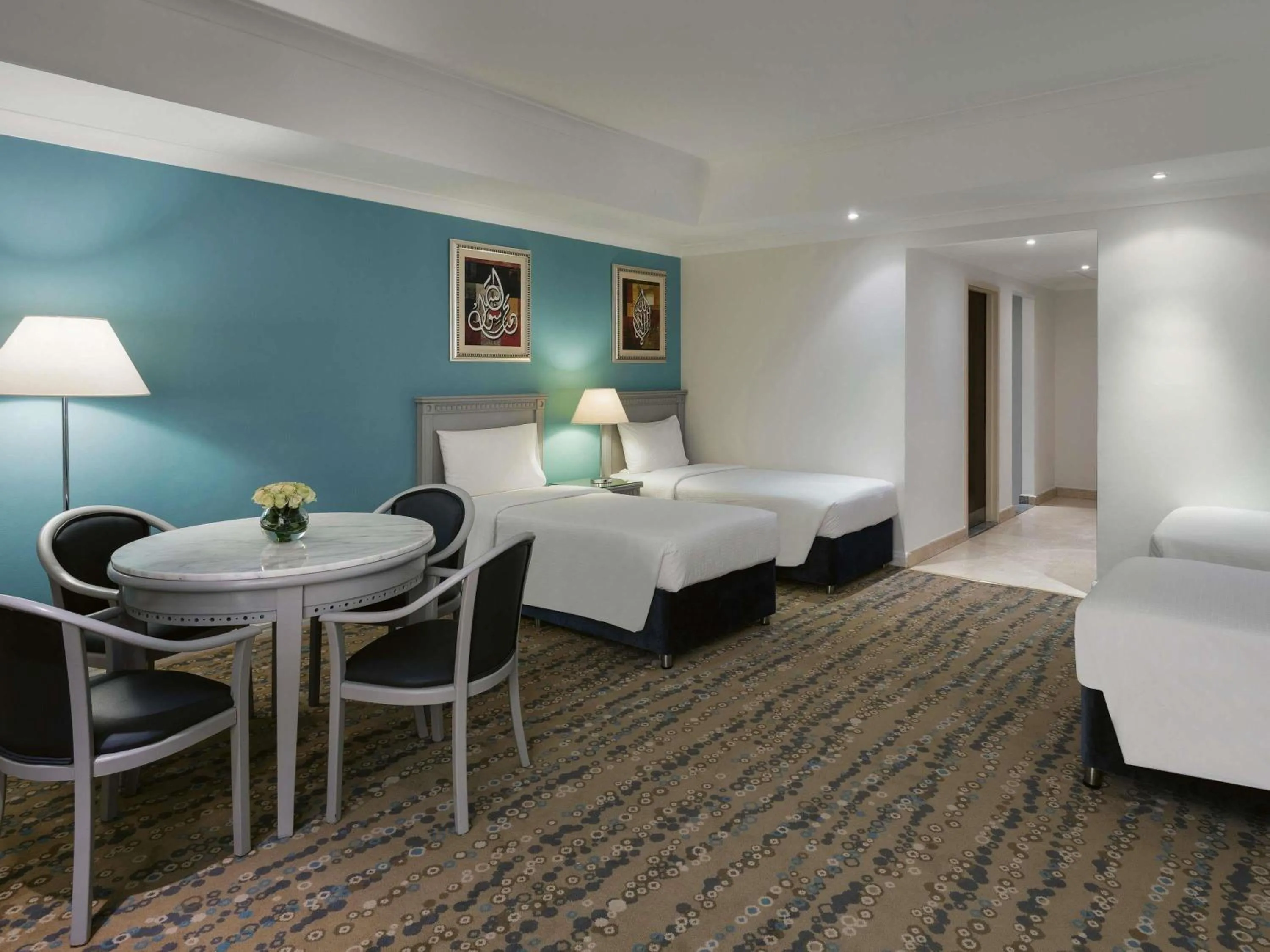 Bedroom, Bed in Anwar Al Madinah Mövenpick