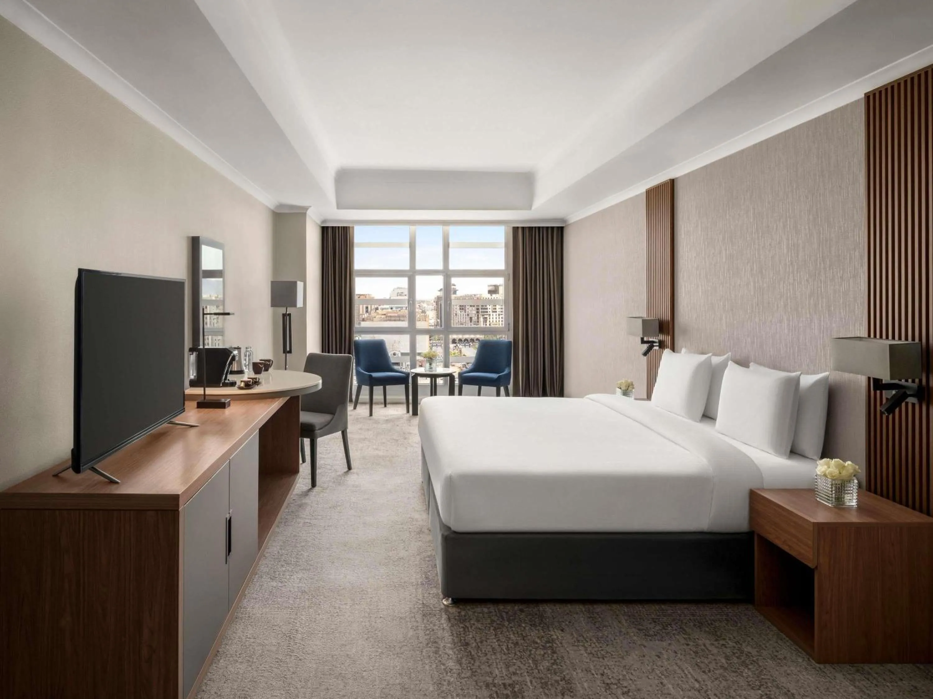 Bedroom, Bed in Anwar Al Madinah Mövenpick