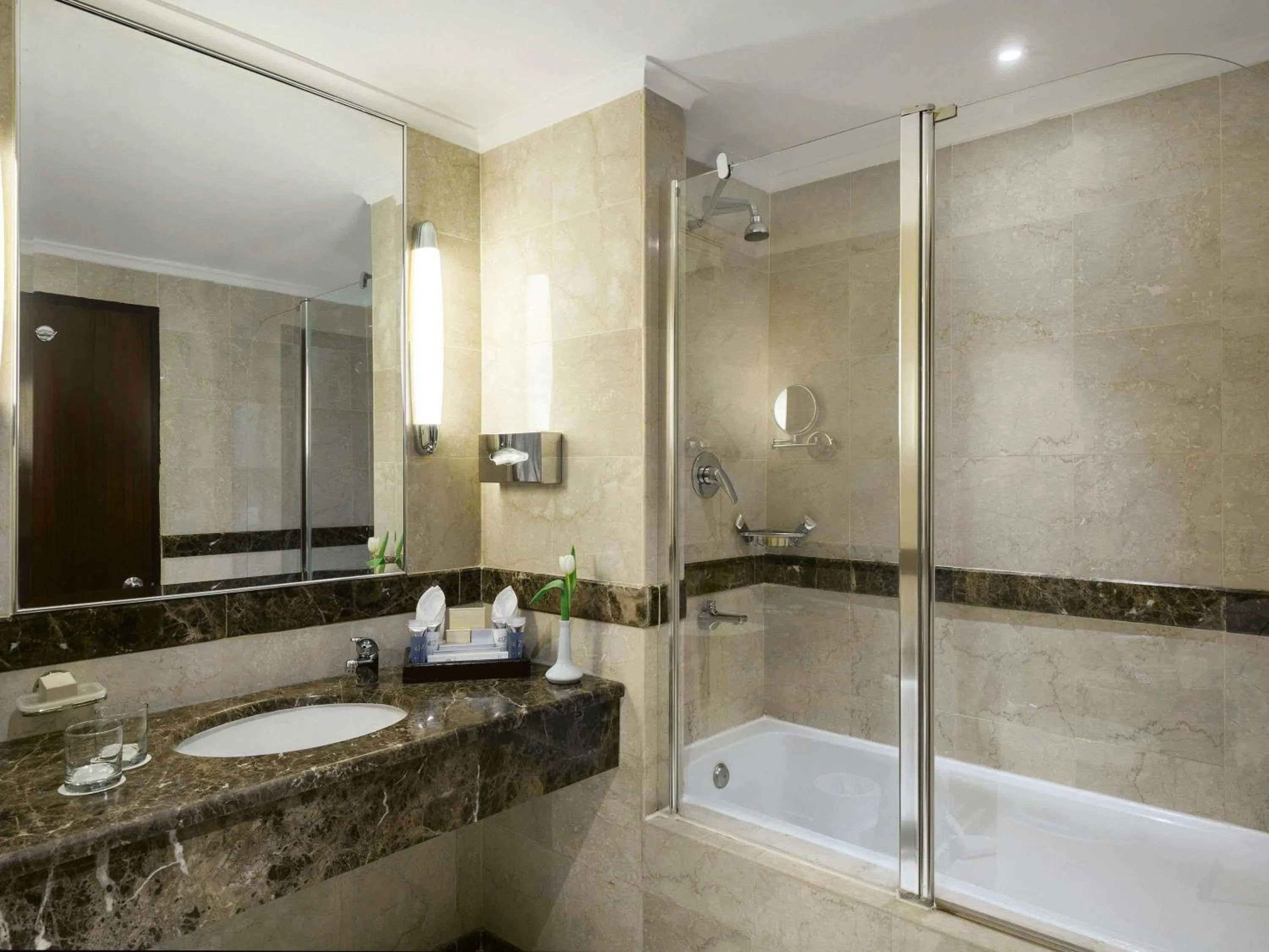 Bedroom in Anwar Al Madinah Mövenpick