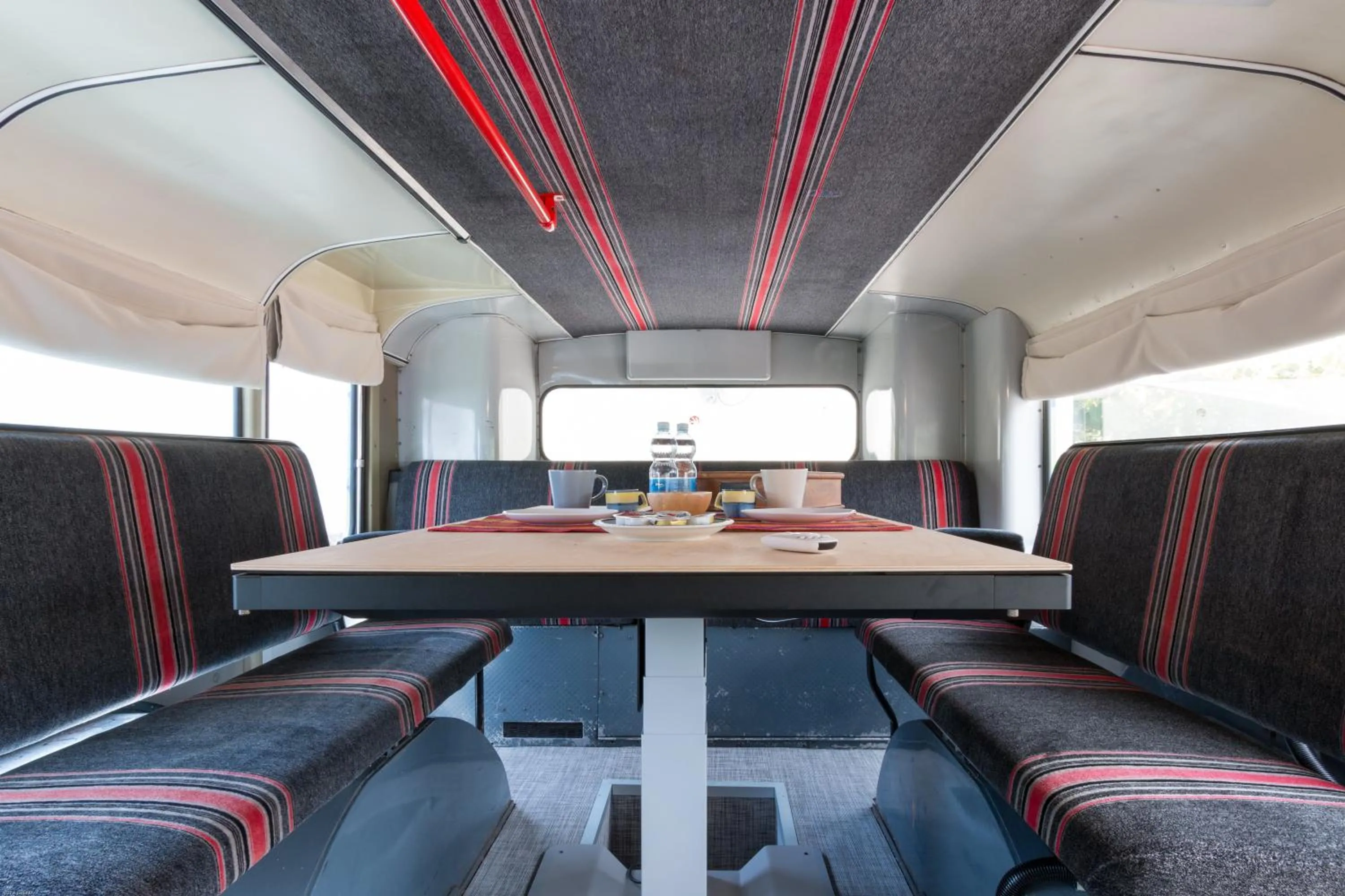 TV and multimedia in Bed In Bus