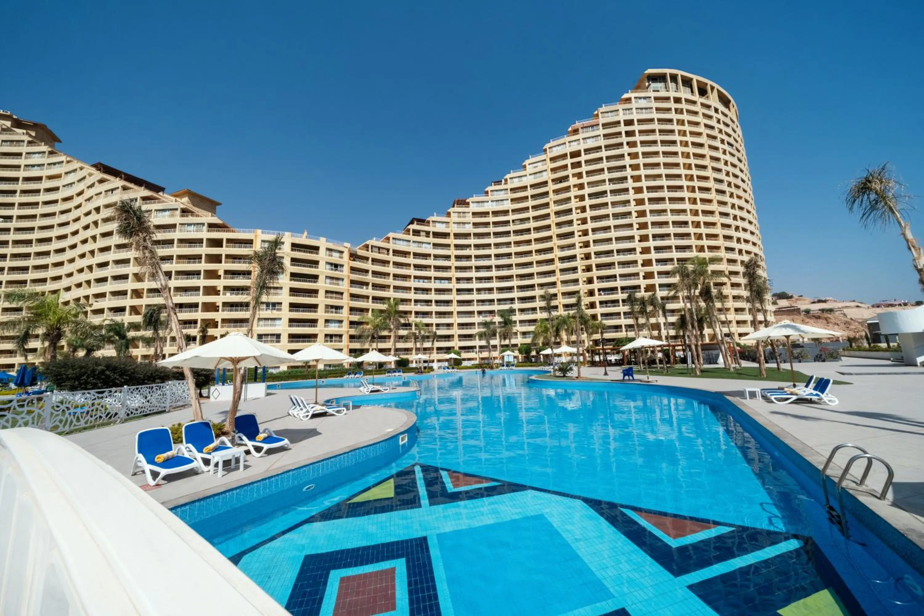 Swimming pool in Porto Sokhna Hotel & Spa