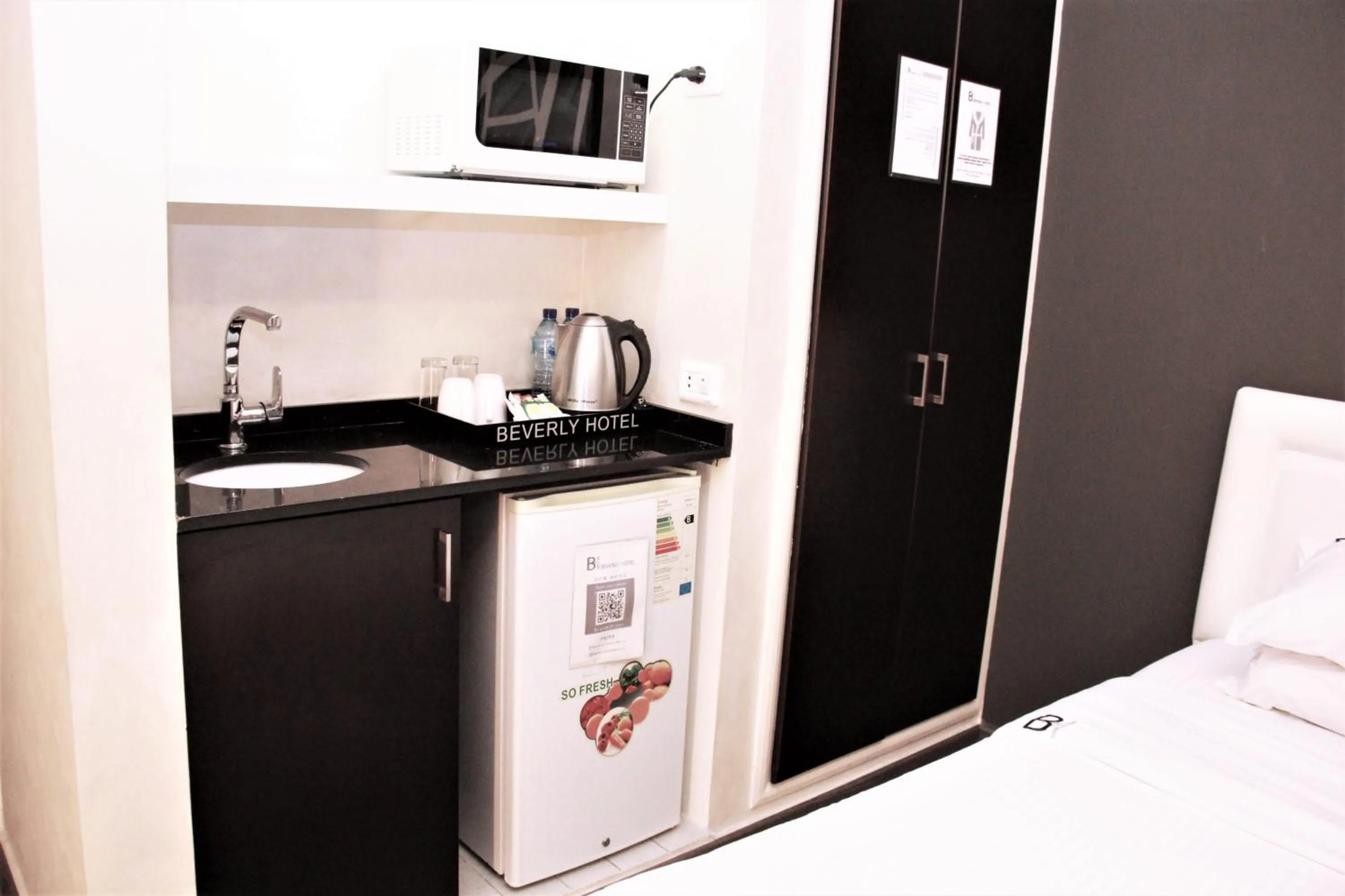 Coffee/tea facilities, Bed in Beverly Hotel Beirut