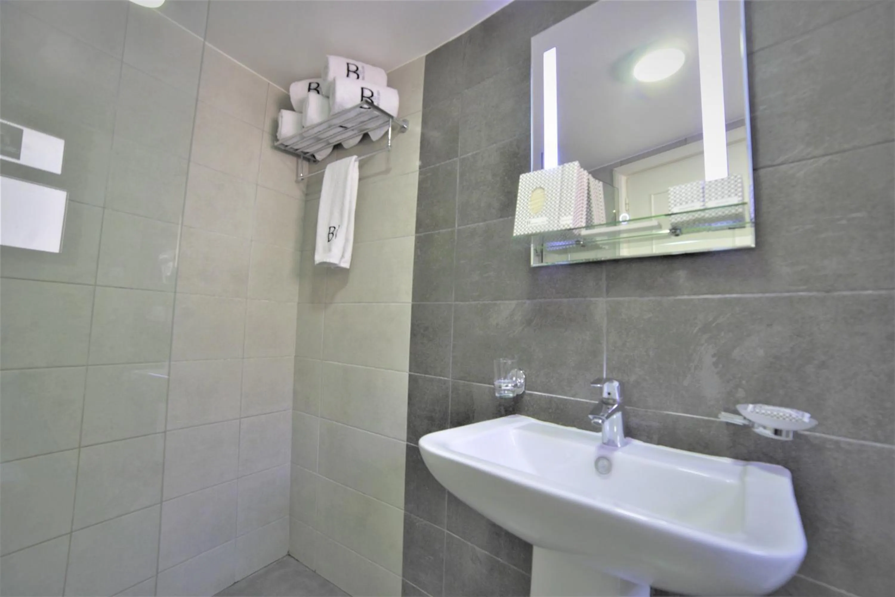 Bathroom in Beverly Hotel Beirut