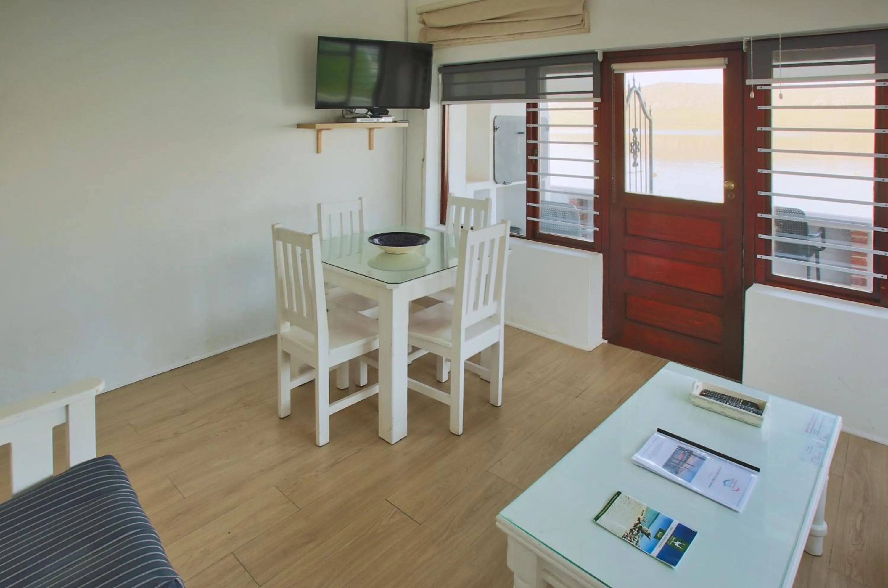 TV and multimedia in Sea Cottage, Langebaan, 4-sleeper