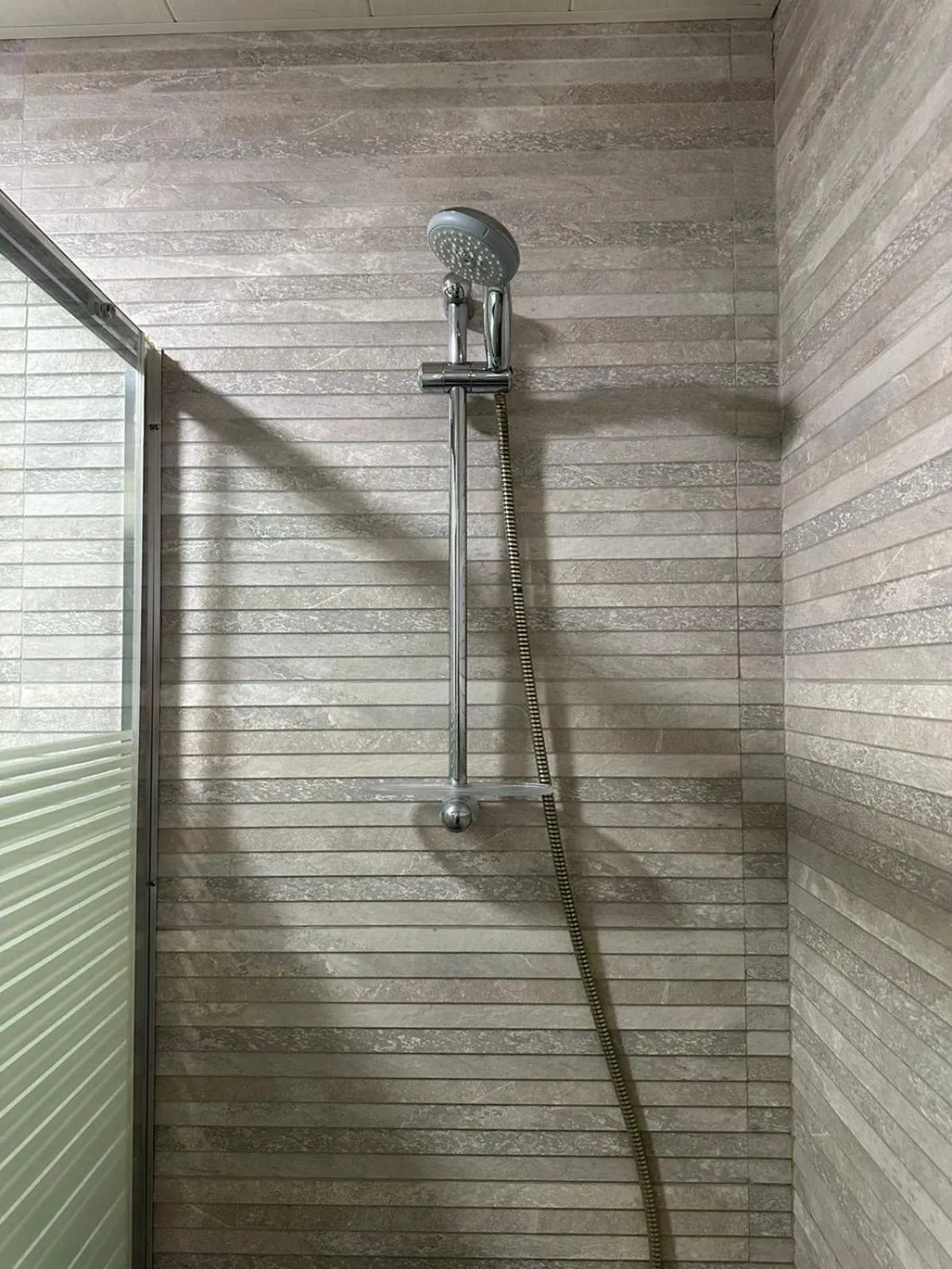 Shower in Le Six Hotel And Resort