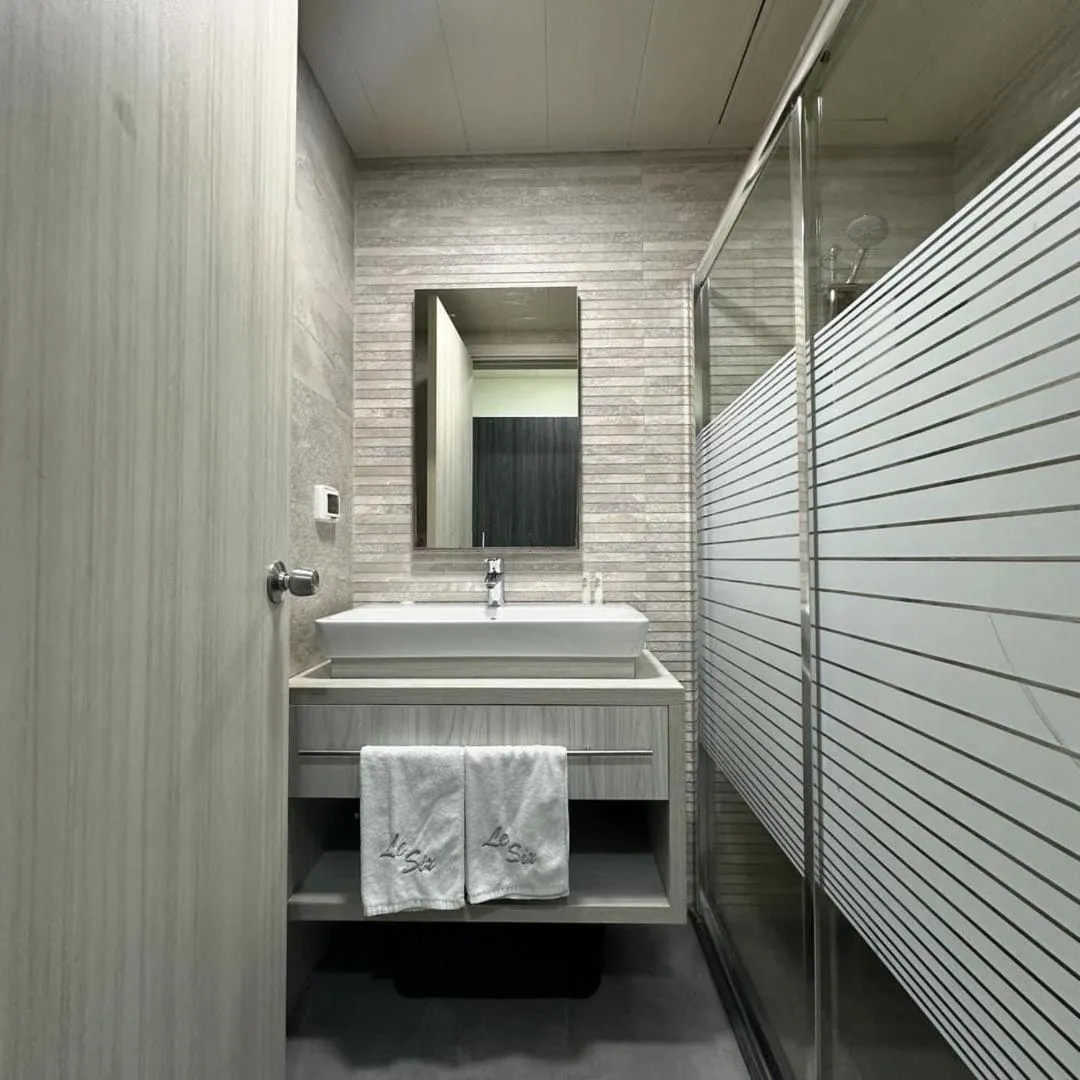 Bathroom in Le Six Hotel And Resort