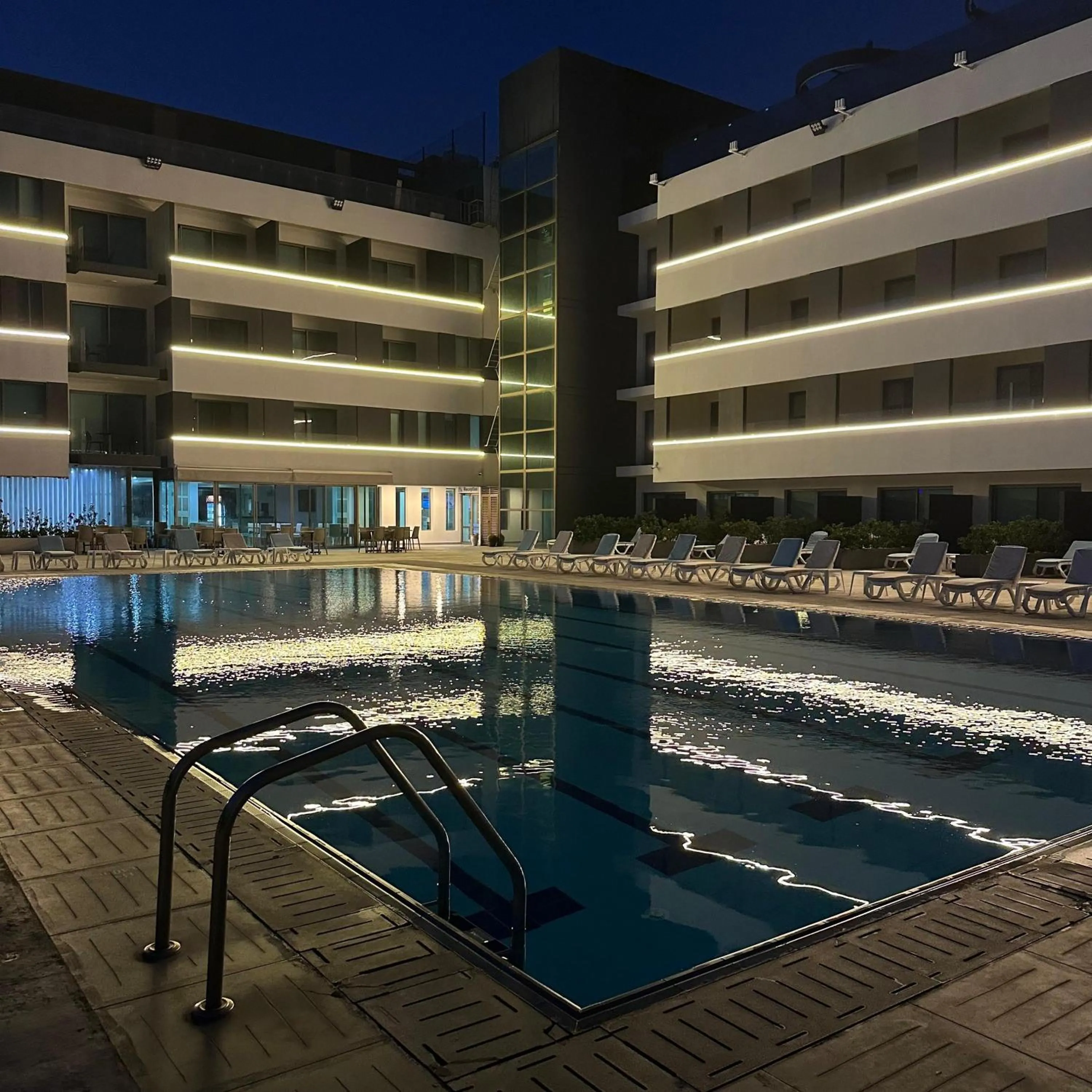 Night in Le Six Hotel And Resort