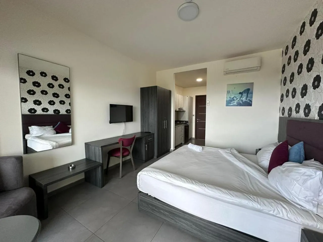 Bed in Le Six Hotel And Resort
