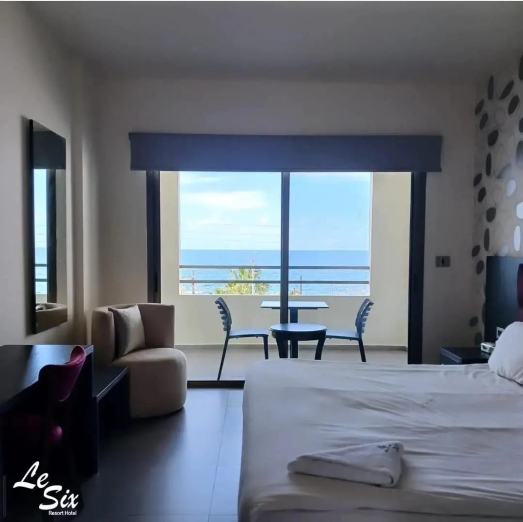 Bed in Le Six Hotel And Resort