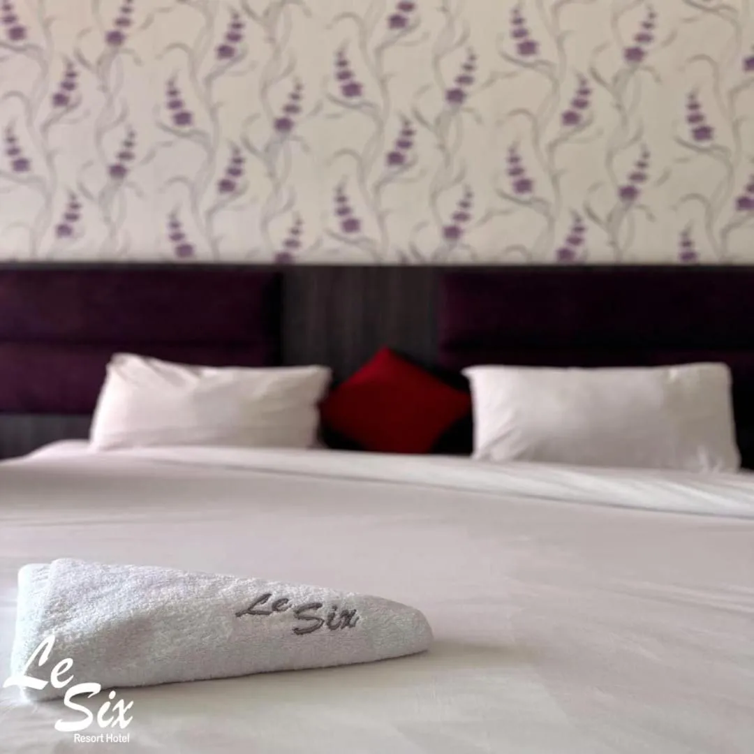 Bed in Le Six Hotel And Resort