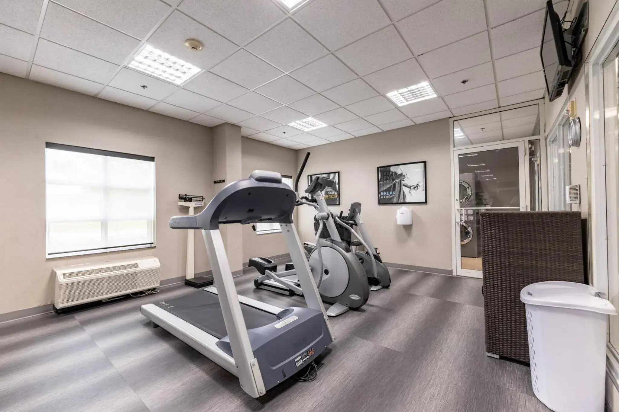 Fitness centre/facilities in Staybridge Suites Guelph by IHG Fitness centre/facilities in Staybridge Suites Guelph by IHG