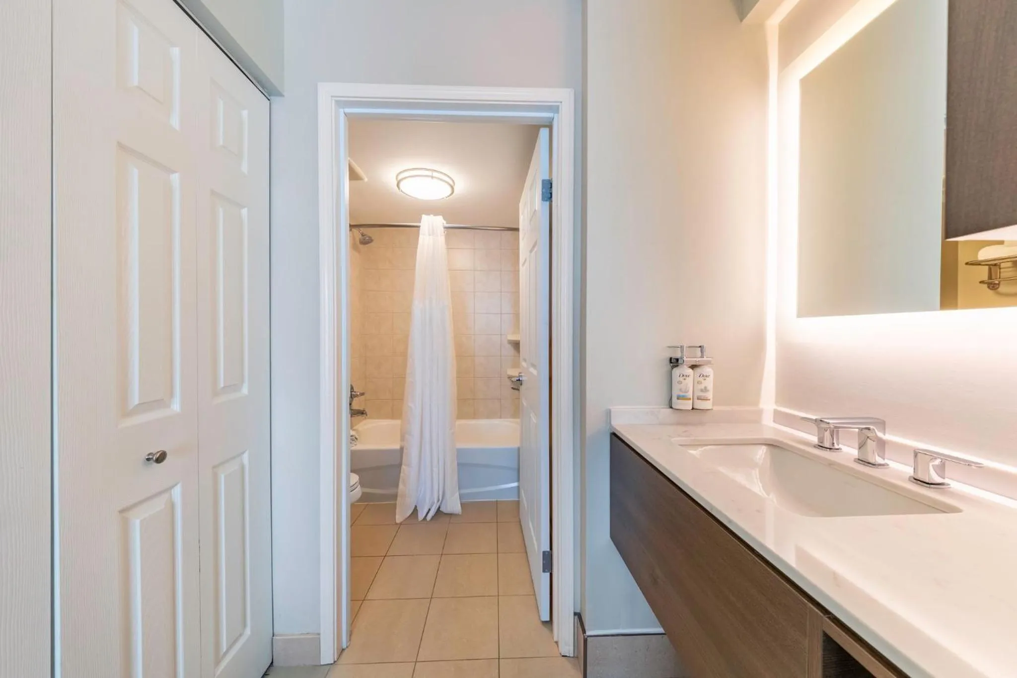 Photo of the whole room in Staybridge Suites Guelph by IHG