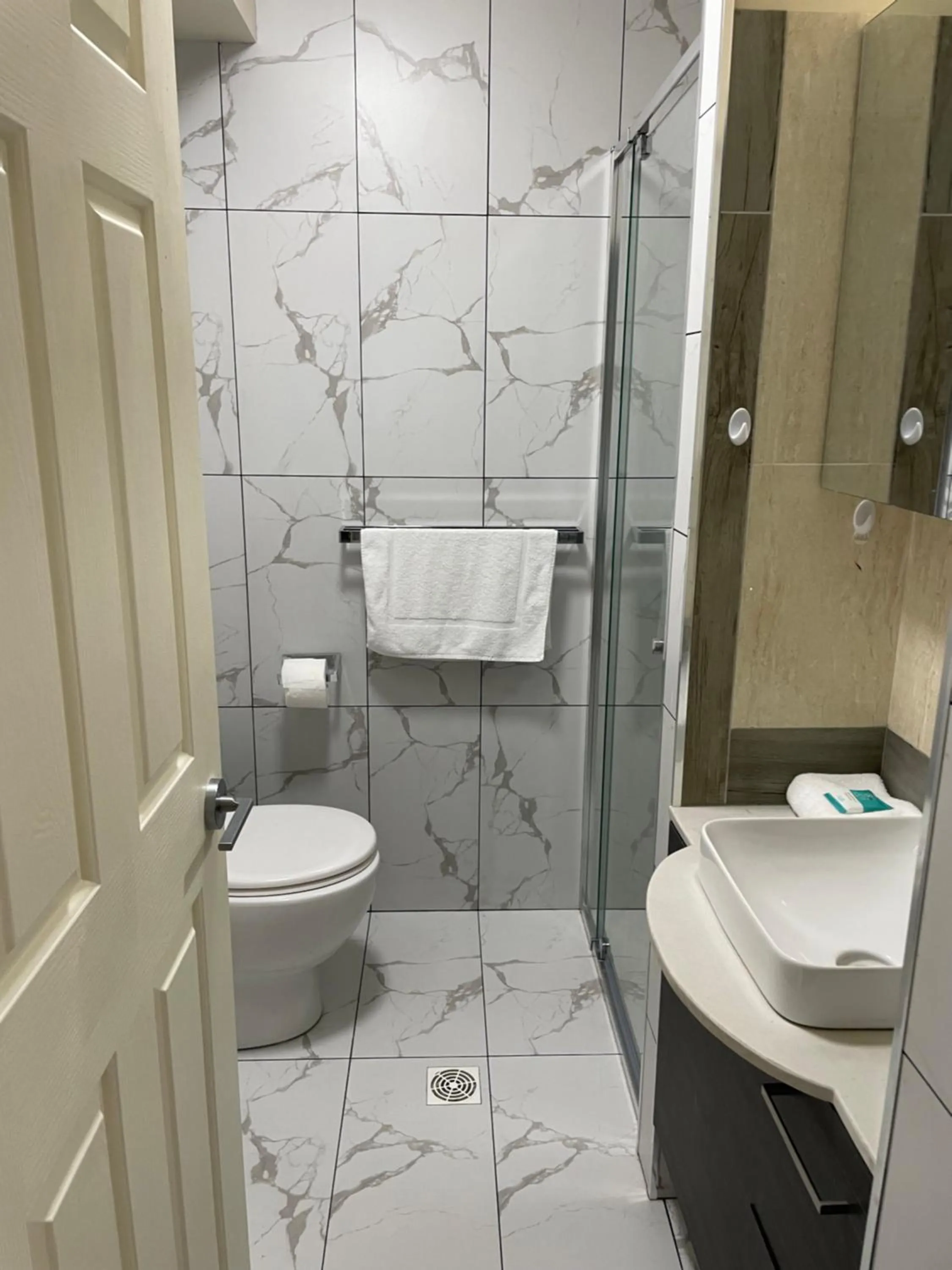 Internal: Not applicable to any particular room in Windsurfer Resort