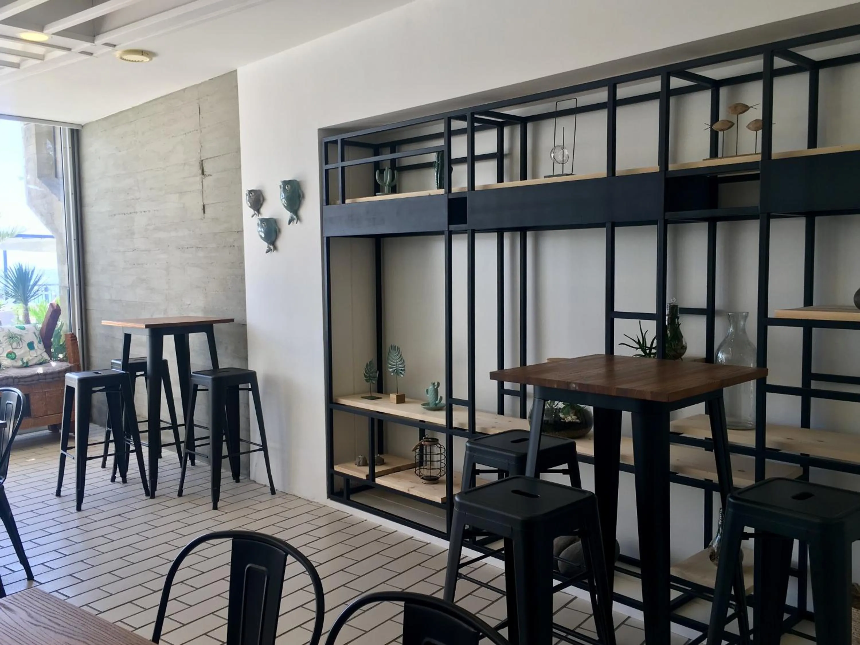 Restaurant/places to eat in St Paul Resort