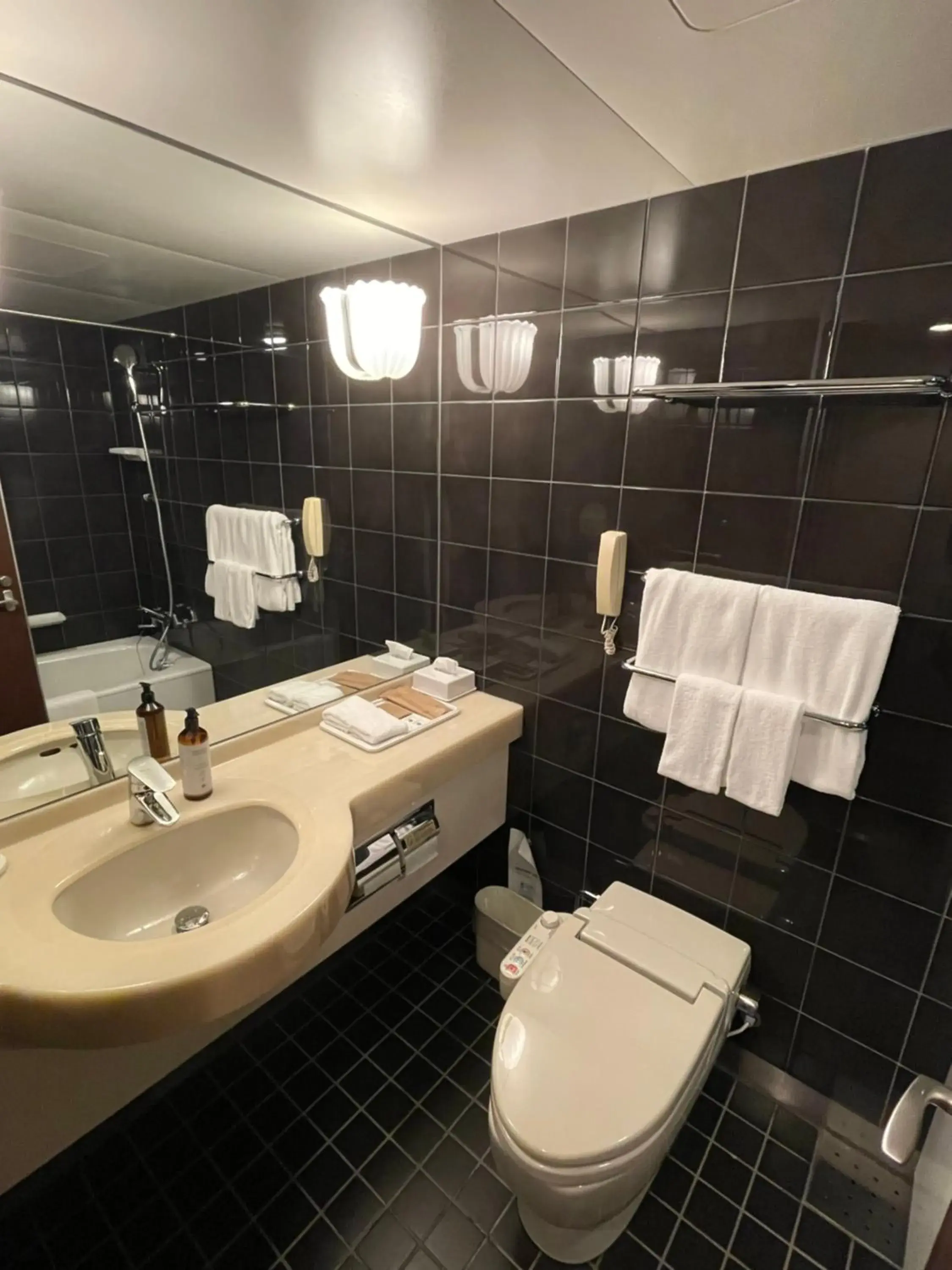 Standard Double Room - single occupancy - Non-Smoking in The Cypress Mercure Hotel Nagoya Standard Double Room - single occupancy - Non-Smoking in The Cypress Mercure Hotel Nagoya