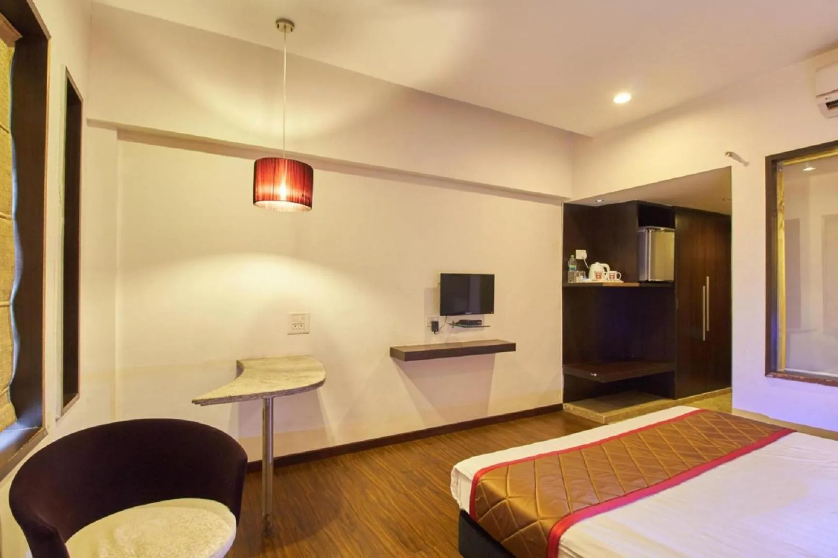 TV and multimedia, Bed in Hotel LXIA Hinjewadi - Indian Nationals Only