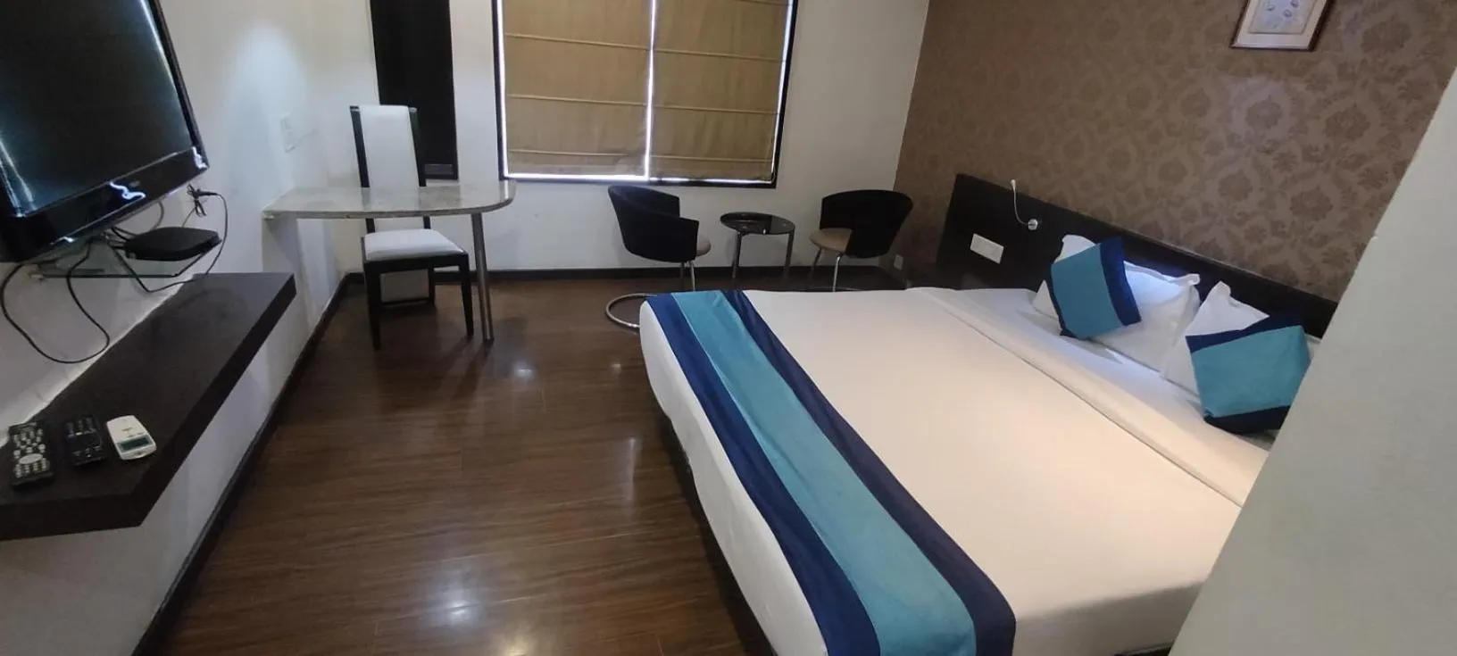 TV and multimedia, Bed in Hotel LXIA Hinjewadi - Indian Nationals Only