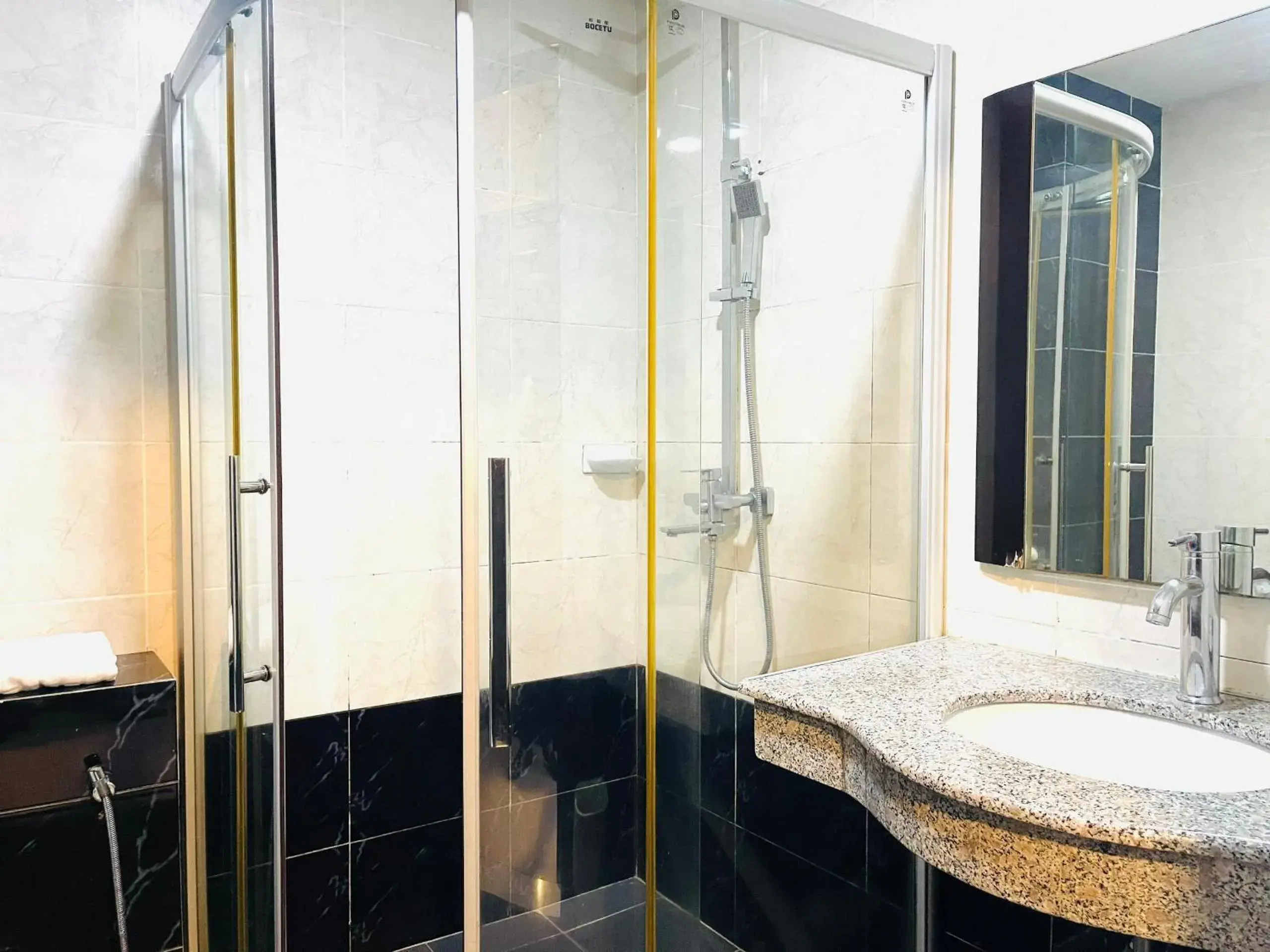 Super Deluxe Twin Room (Upper Floor) in Penview Hotel Super Deluxe Twin Room (Upper Floor) in Penview Hotel