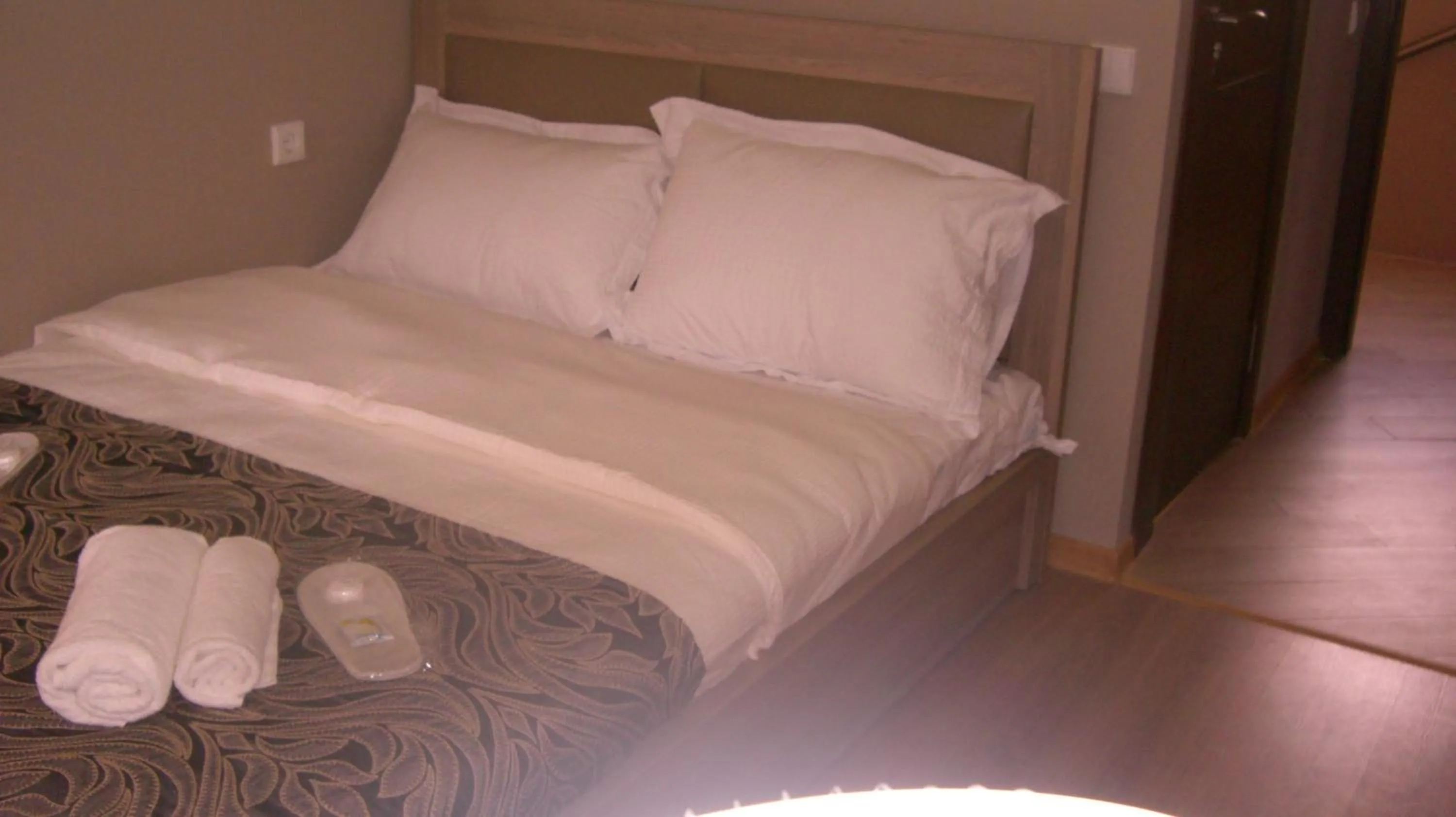 Photo of the whole room, Bed in New Hotel
