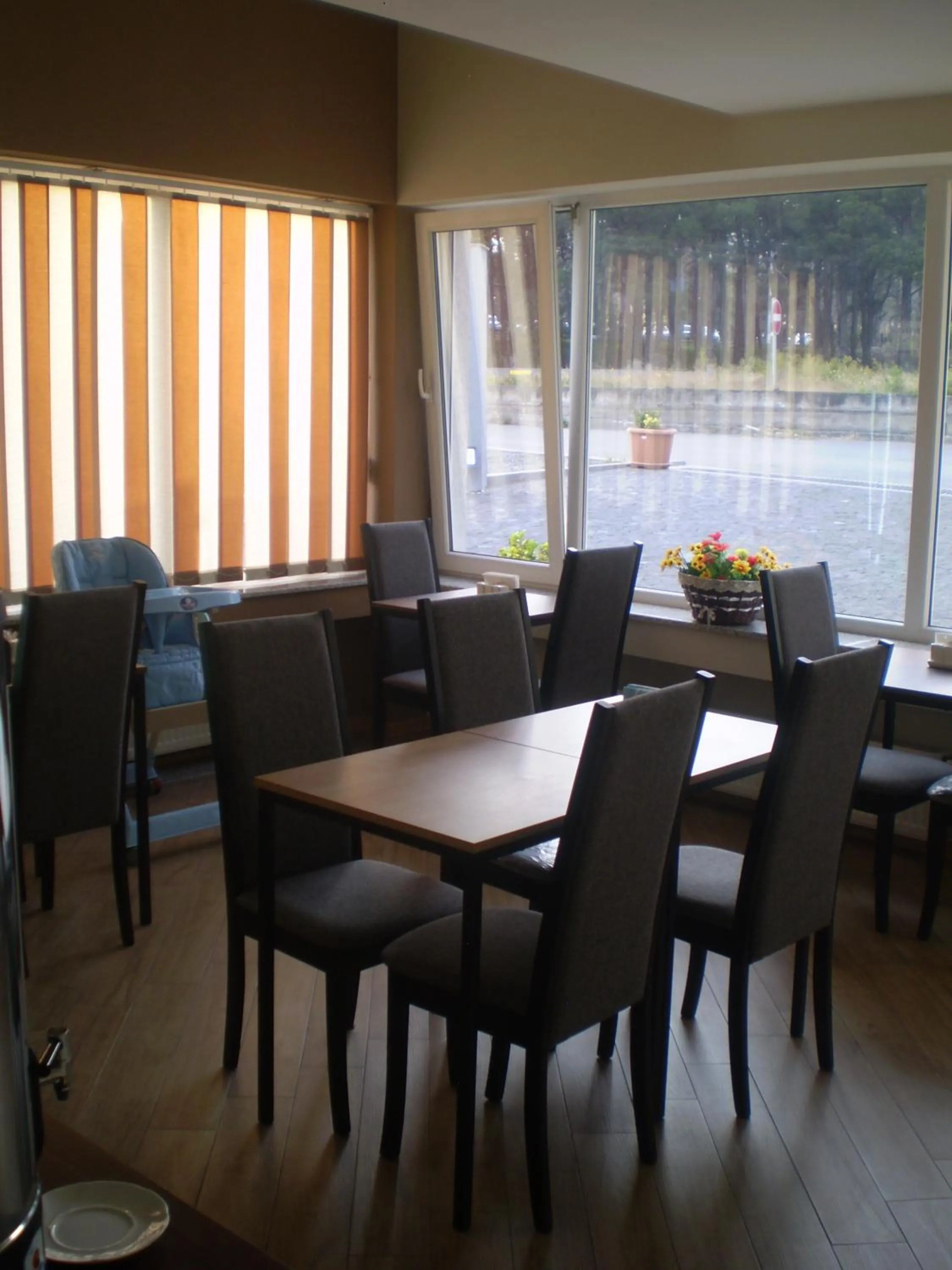 Kitchen or kitchenette in New Hotel
