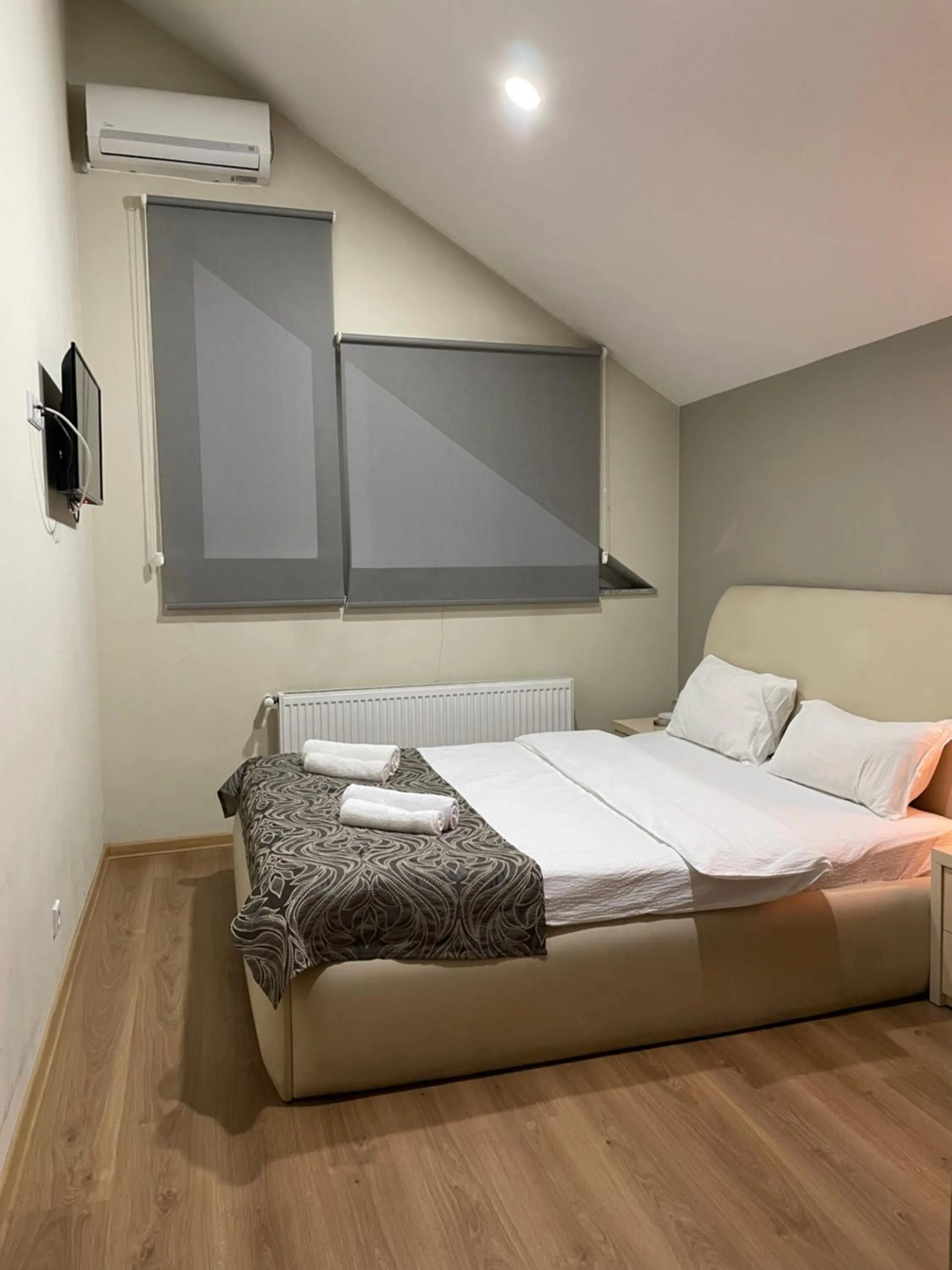 Bedroom, Bed in New Hotel