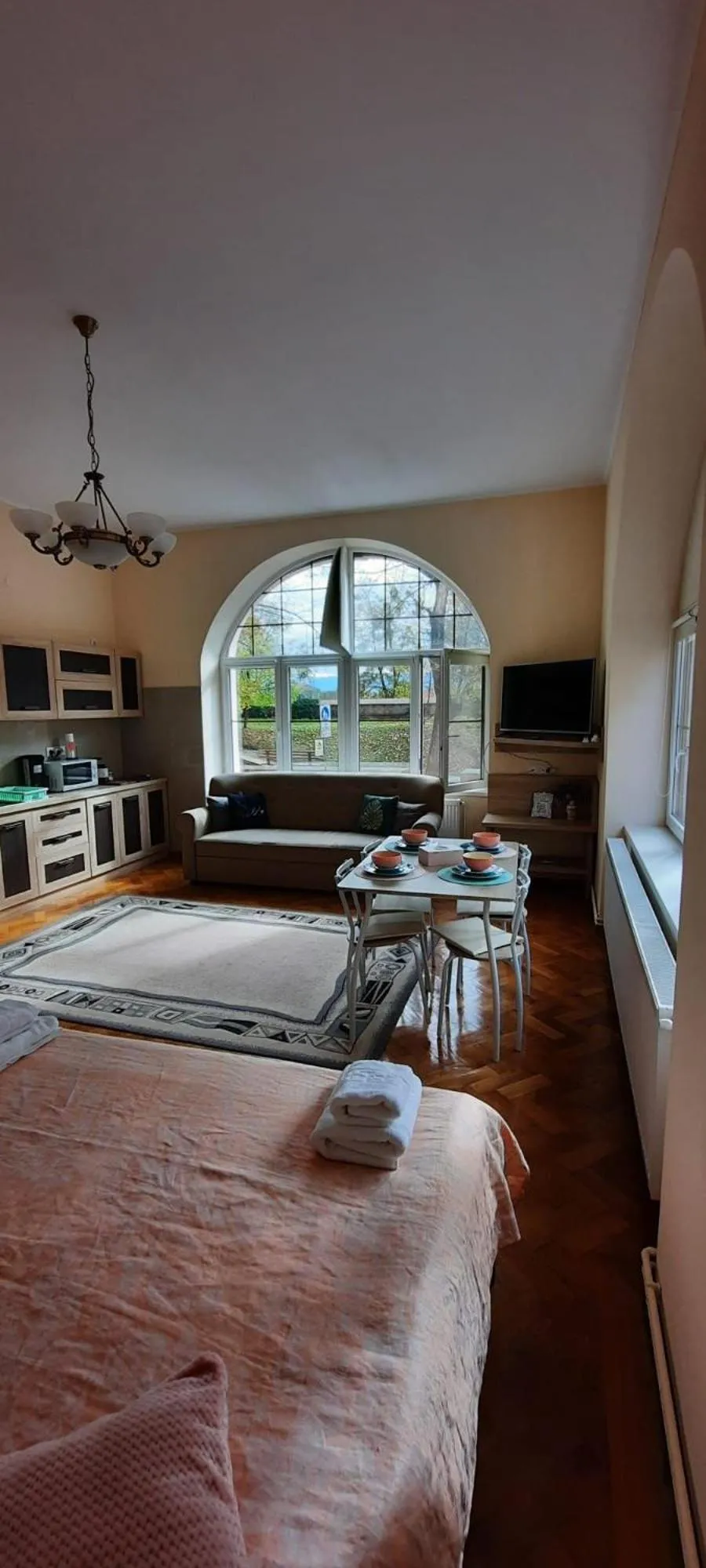 Photo of the whole room in Cetatii Apartments Sibiu