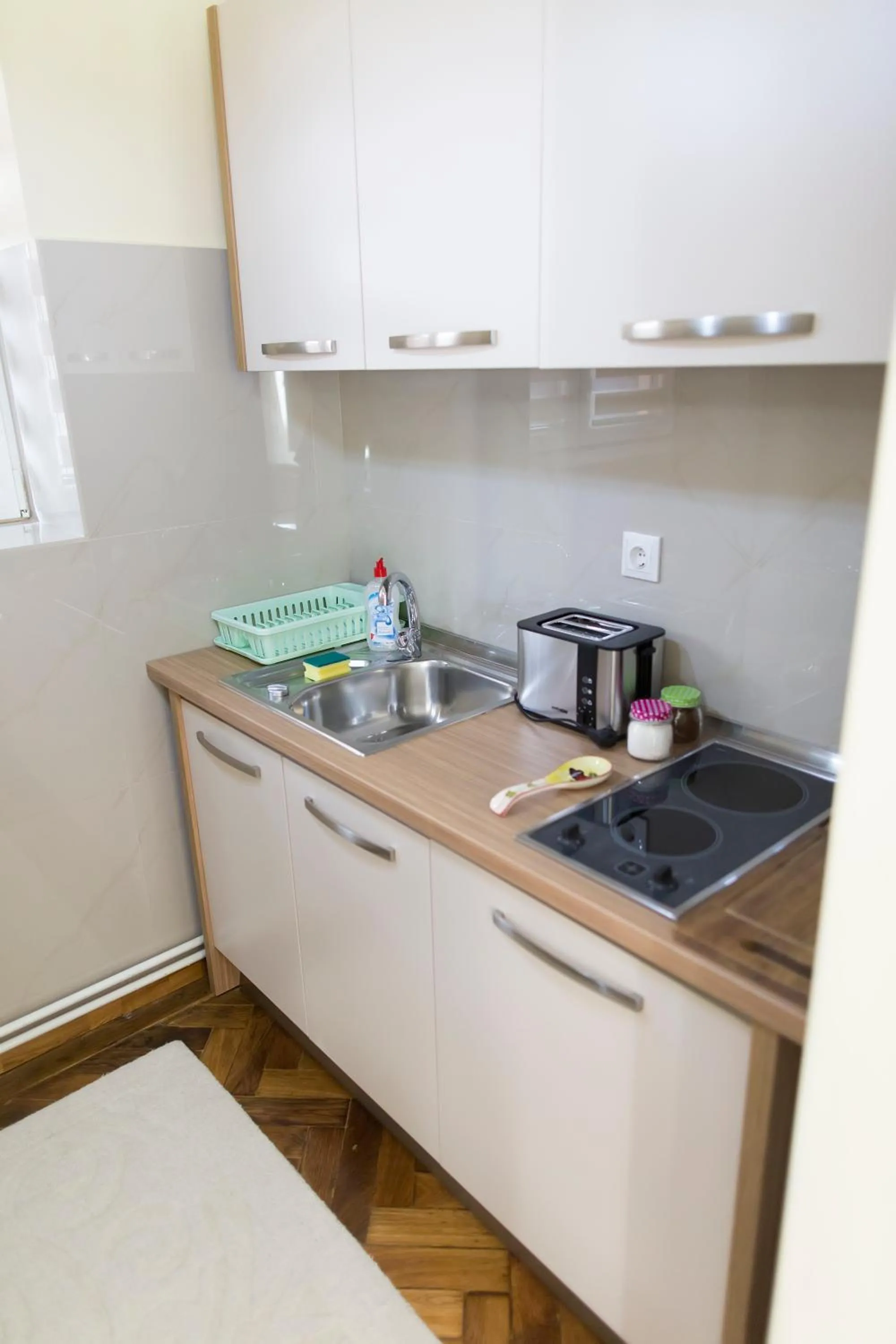 Coffee/tea facilities in Cetatii Apartments Sibiu