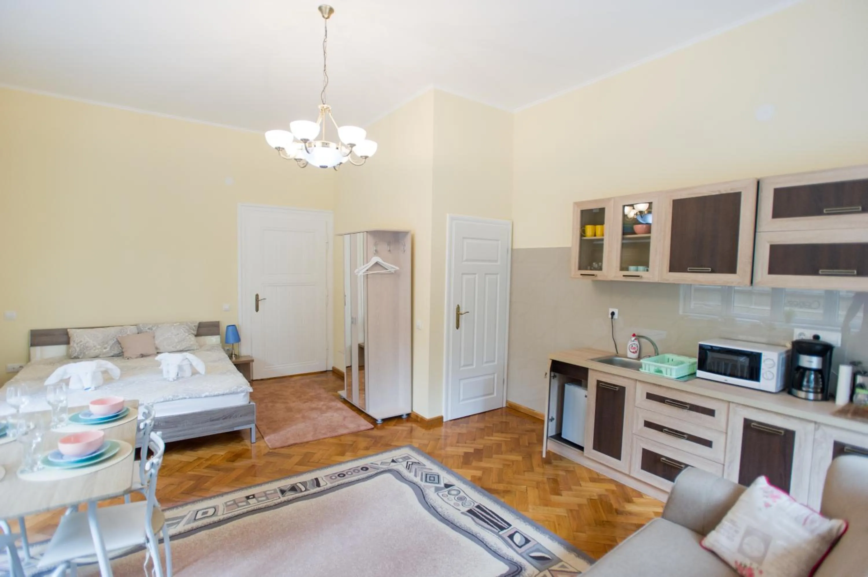 Photo of the whole room, Bed in Cetatii Apartments Sibiu