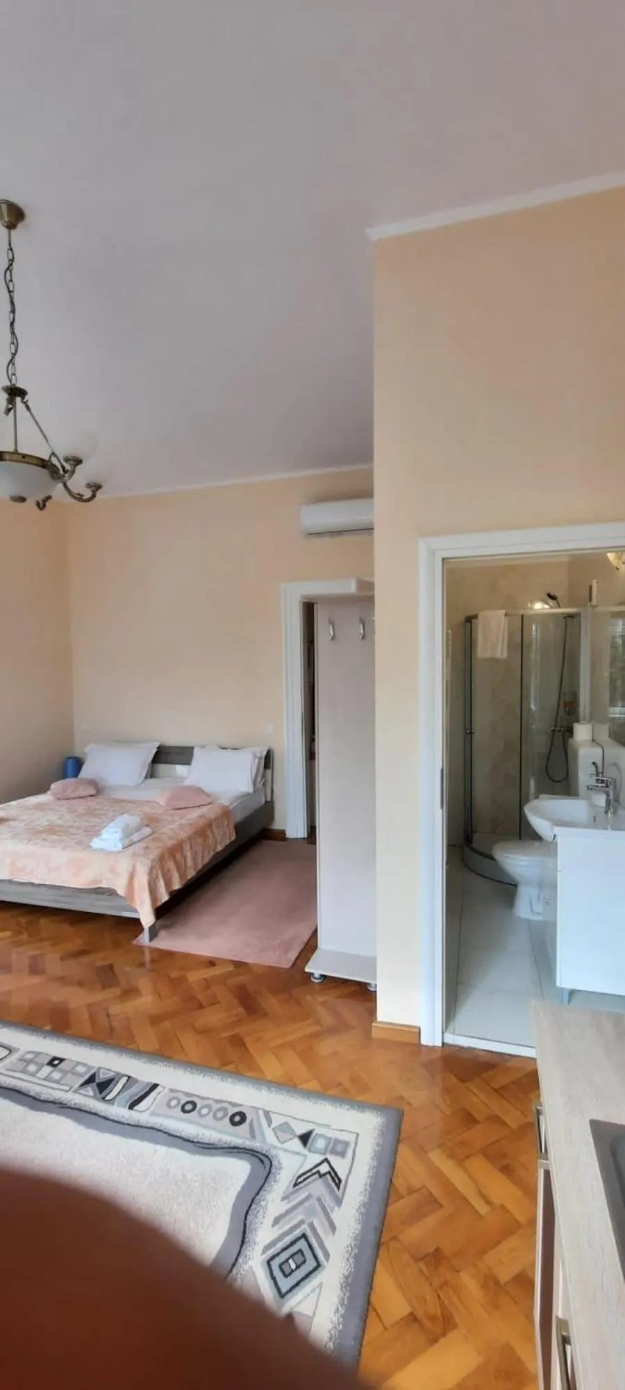 Photo of the whole room, Bed in Cetatii Apartments Sibiu