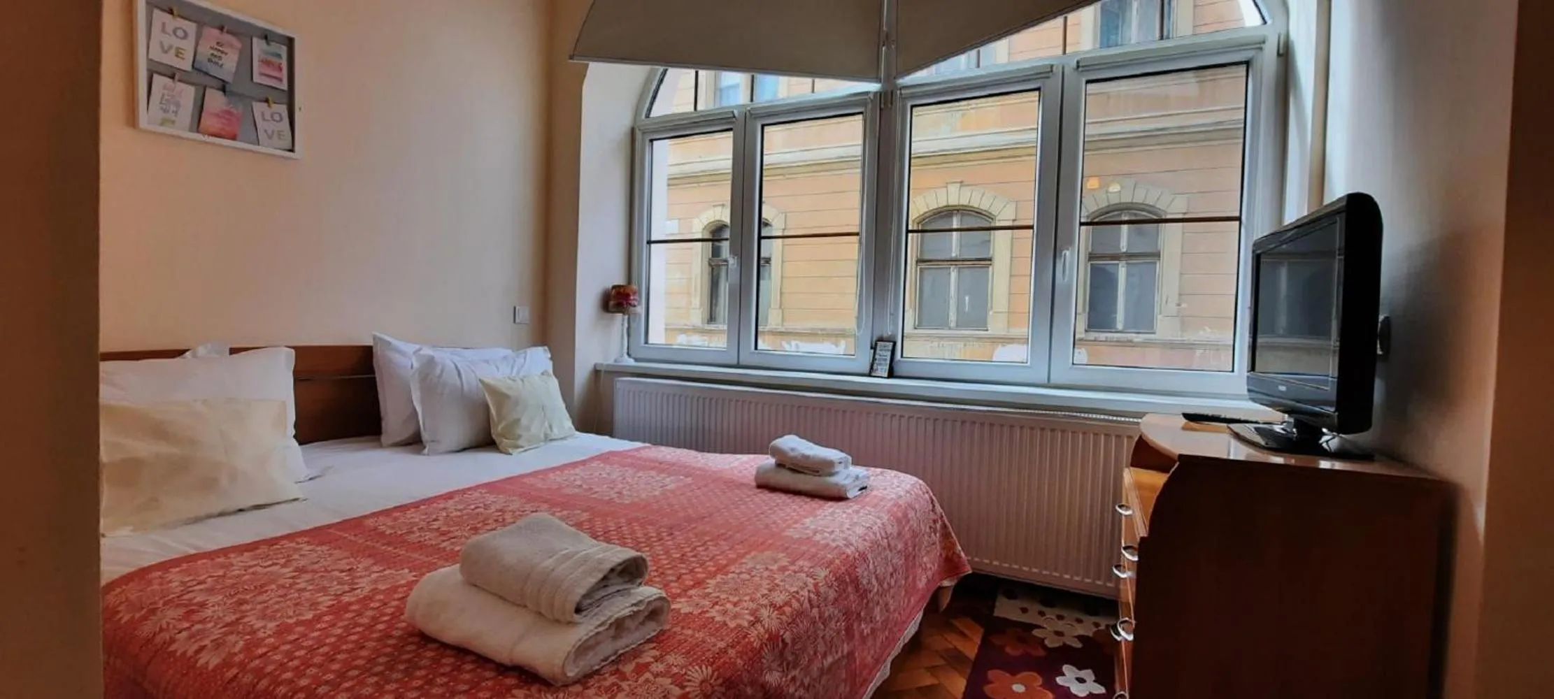Photo of the whole room, Bed in Cetatii Apartments Sibiu