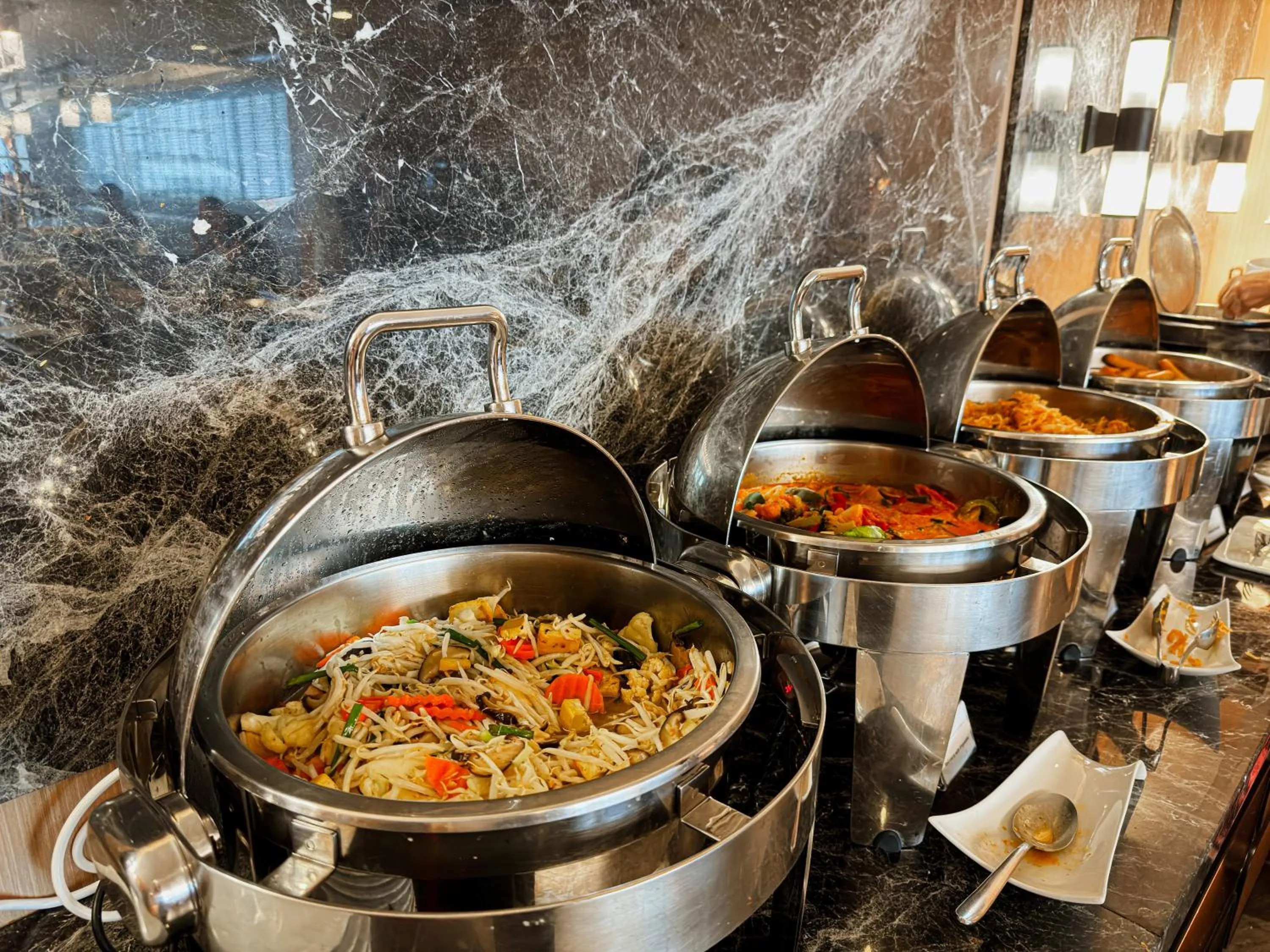 Restaurant/places to eat in Ramada Sukhumvit Soi Eleven