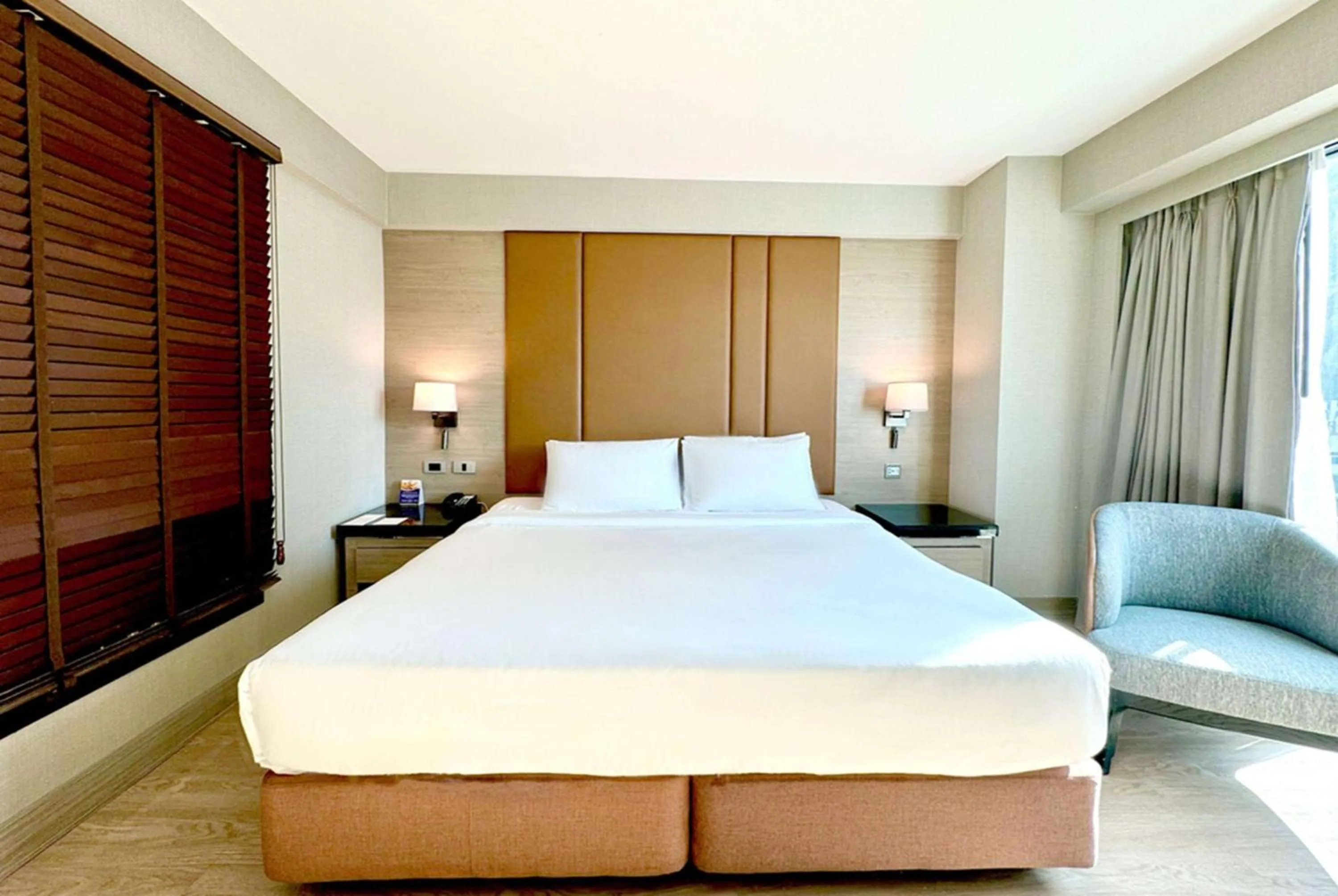 Photo of the whole room, Bed in Ramada Sukhumvit Soi Eleven