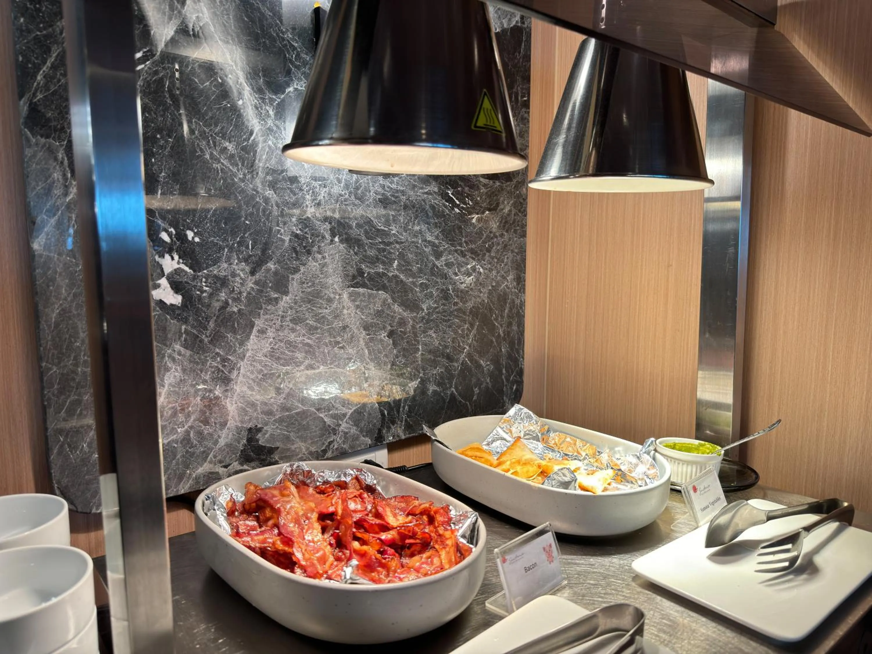 Restaurant/places to eat in Ramada Sukhumvit Soi Eleven