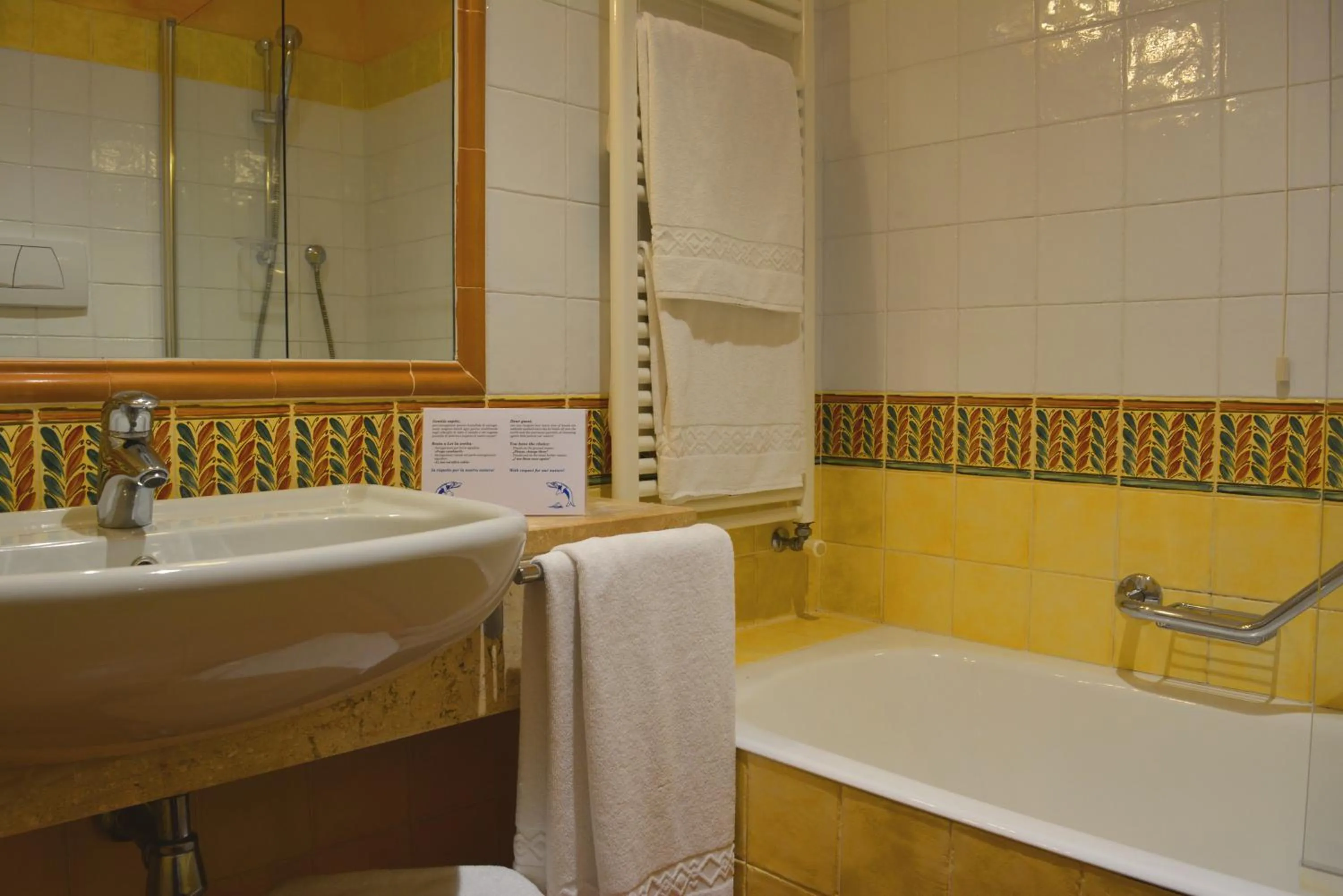 Bathroom in Lantana Resort Hotel&Apartments