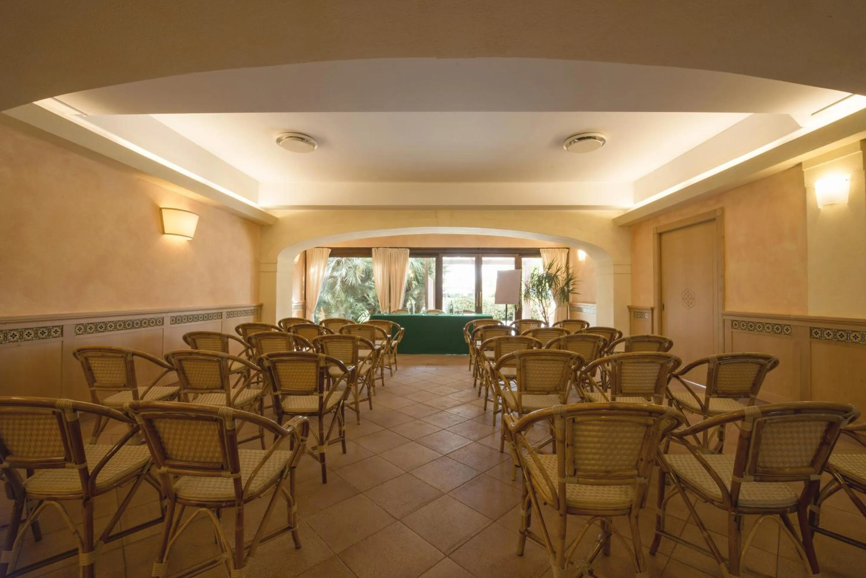 Area and facilities in Lantana Resort Hotel&Apartments