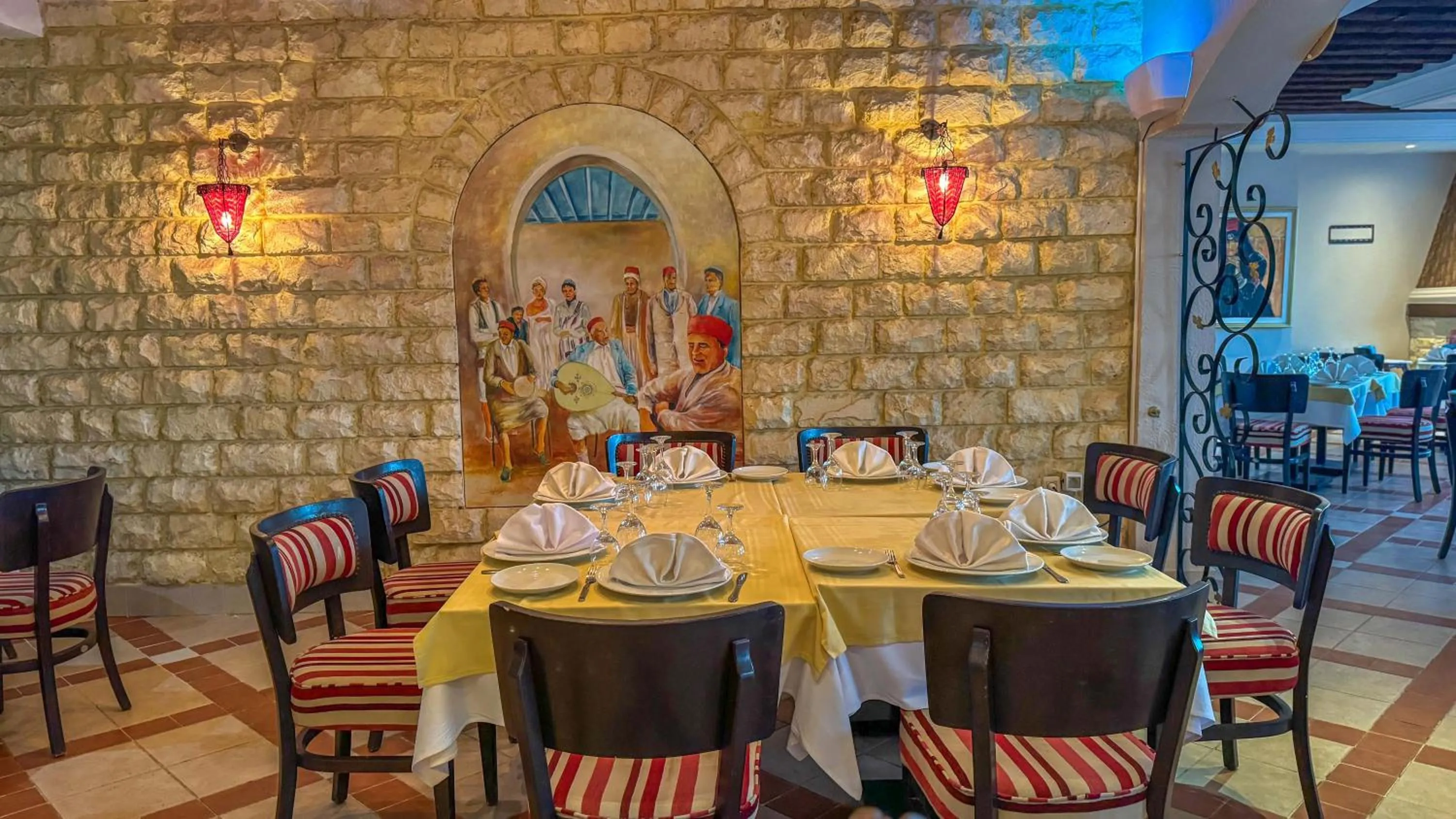 Restaurant/places to eat in Hotel de charme et SPA Dar El Bhar