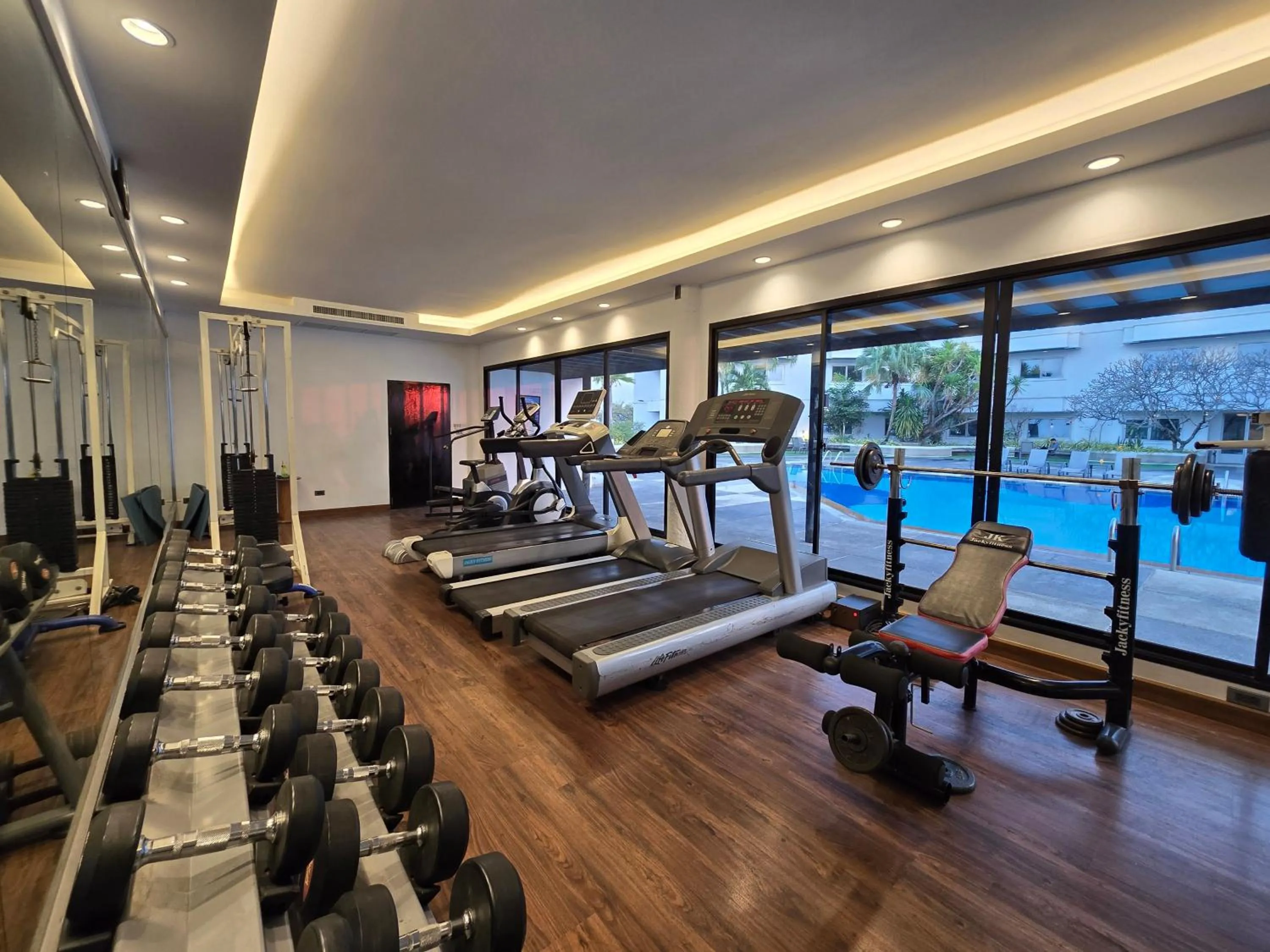Fitness centre/facilities in Sima Thani Hotel