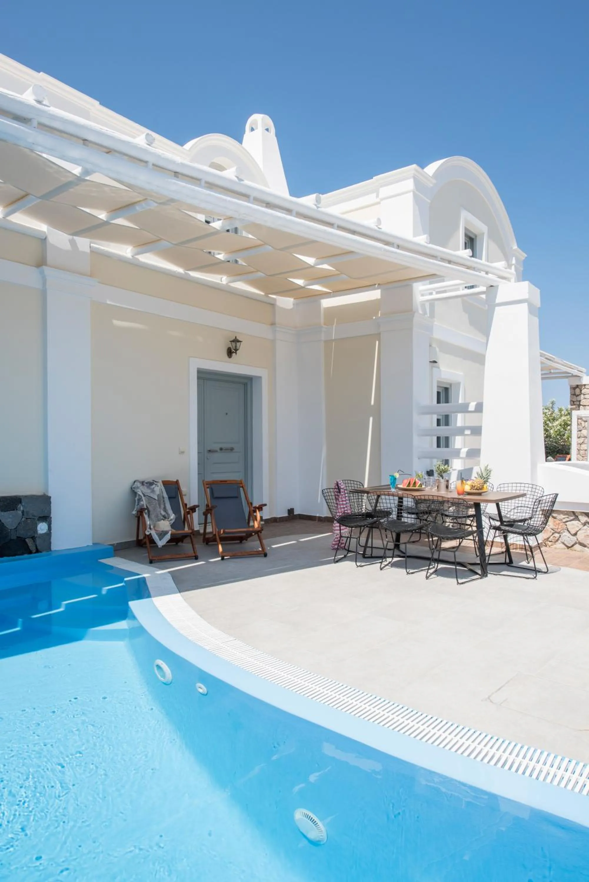 Swimming pool in Secret Earth Villas - Santorini