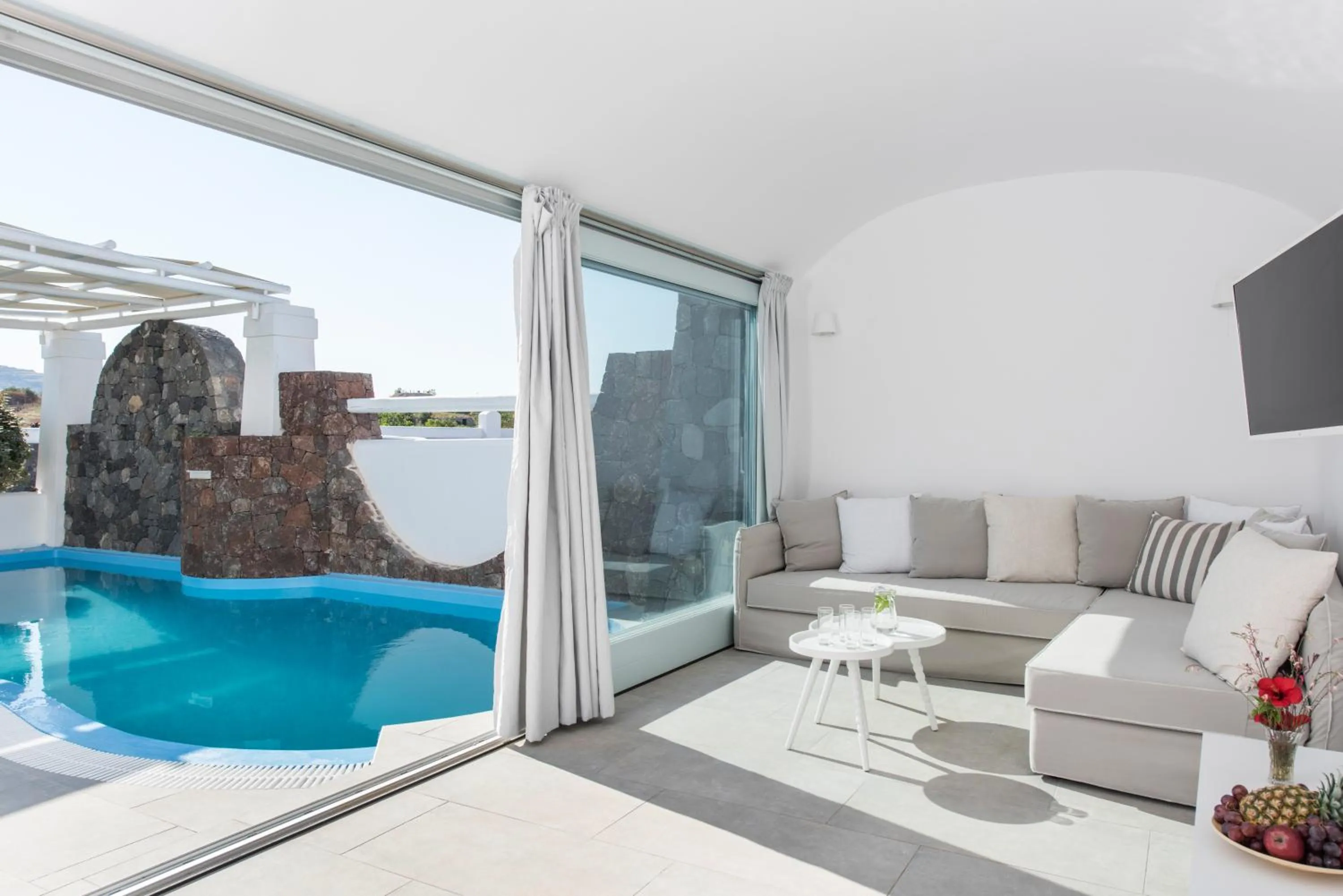 Swimming pool in Secret Earth Villas - Santorini