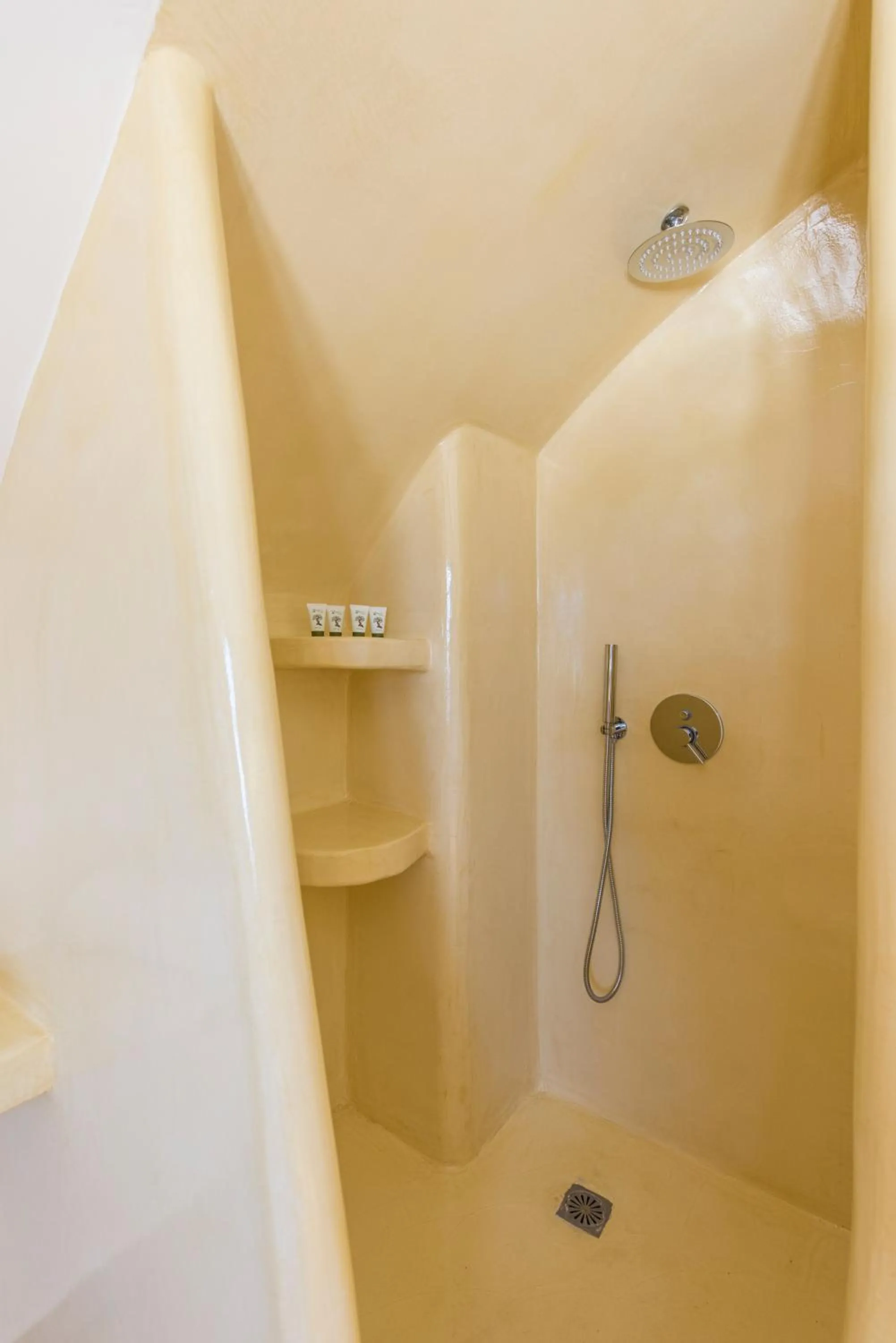 Shower in Secret Earth Villas - Santorini
