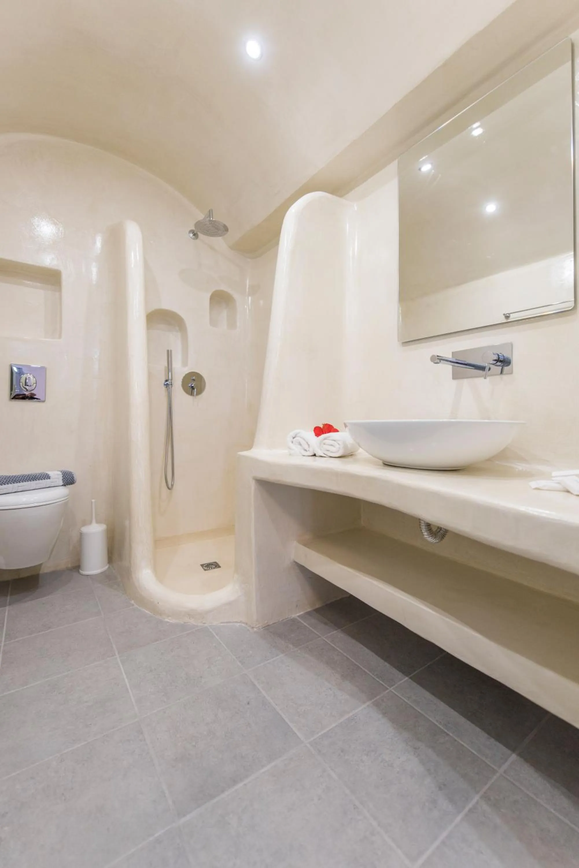 Shower in Secret Earth Villas - Santorini