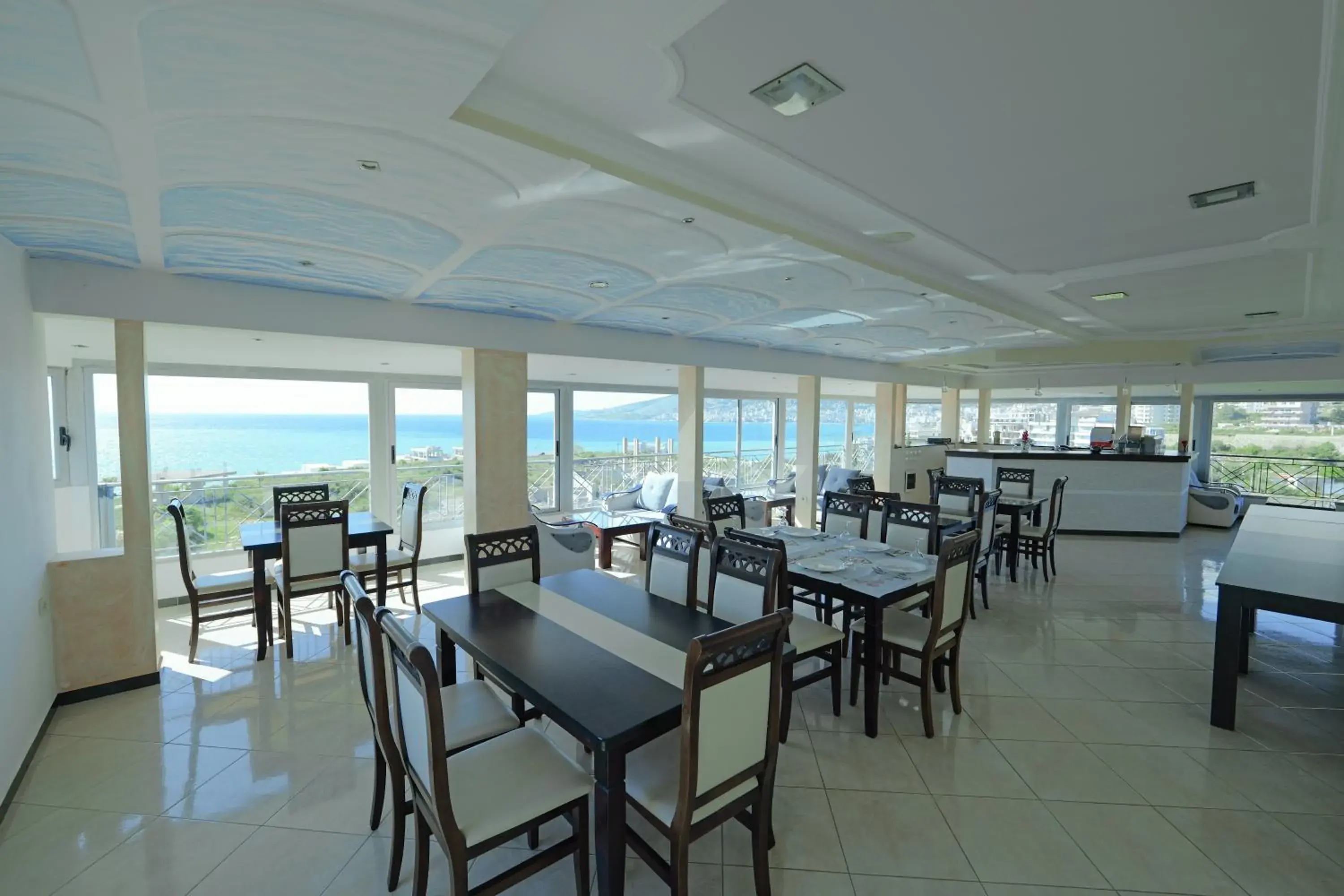 Restaurant/places to eat in Hotel Holiday Restaurant/places to eat in Hotel Holiday