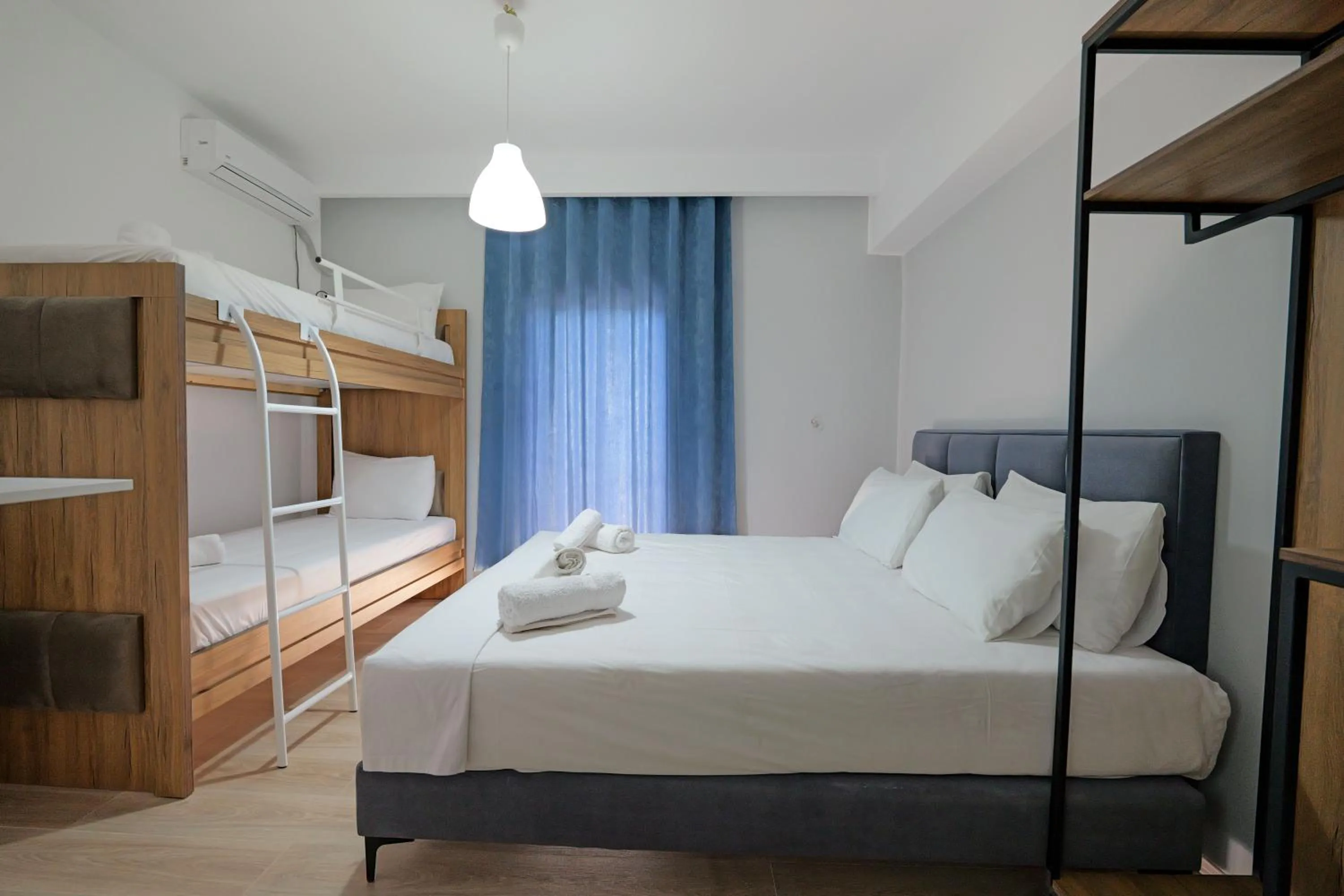 Bed in Hotel Holiday