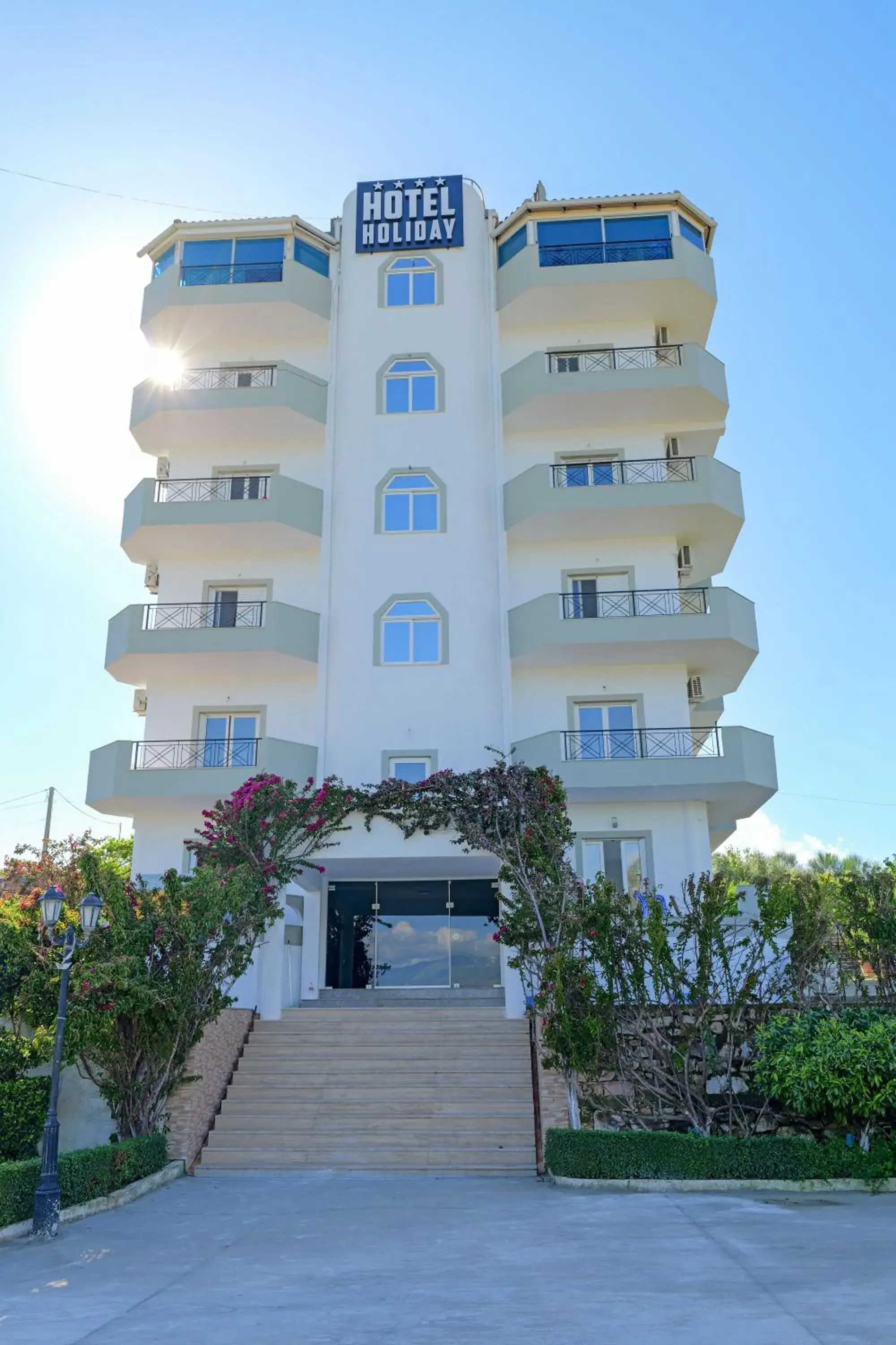 Property building in Hotel Holiday Property building in Hotel Holiday