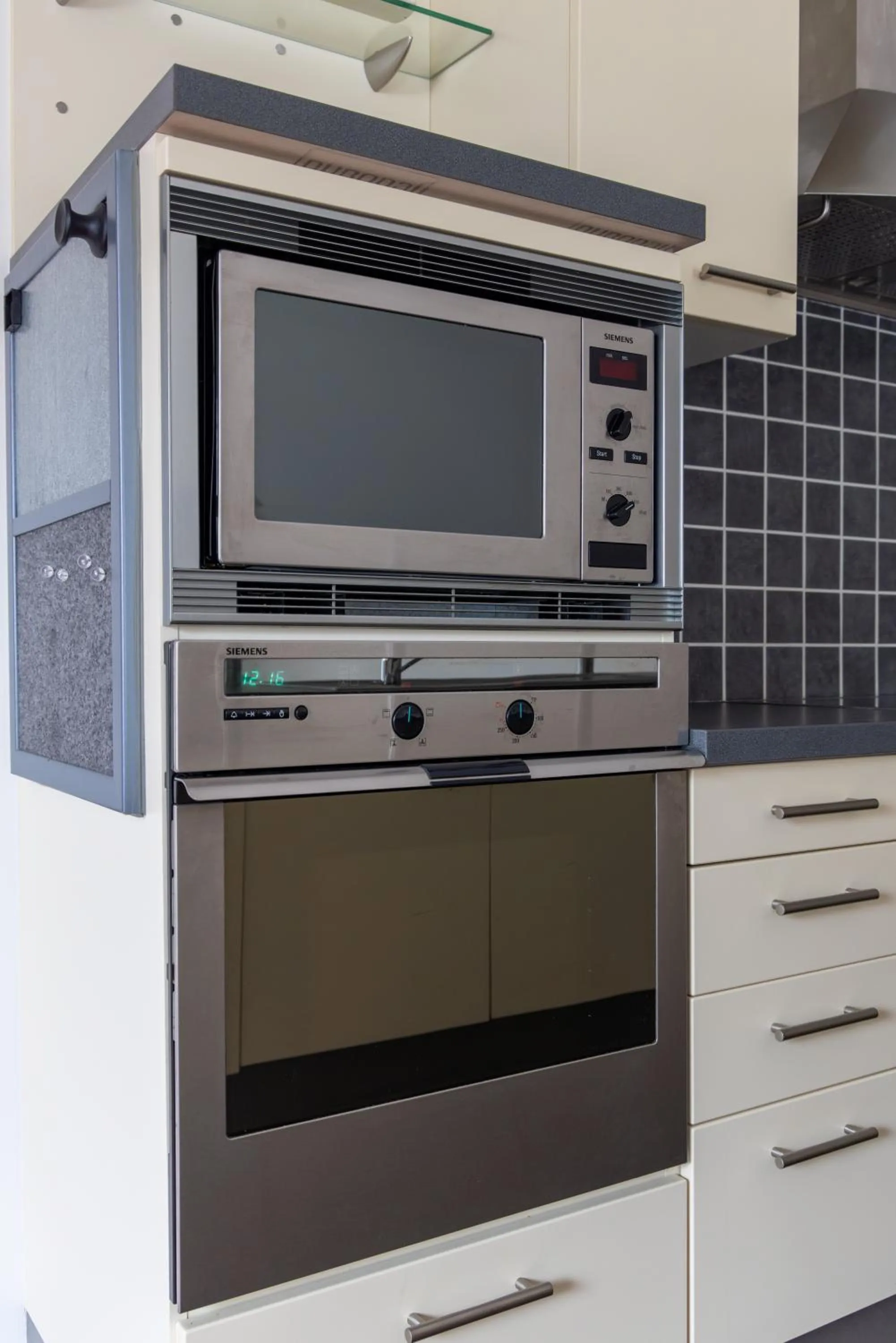 Kitchen or kitchenette in Hotel & Apartments Bibois Leuven