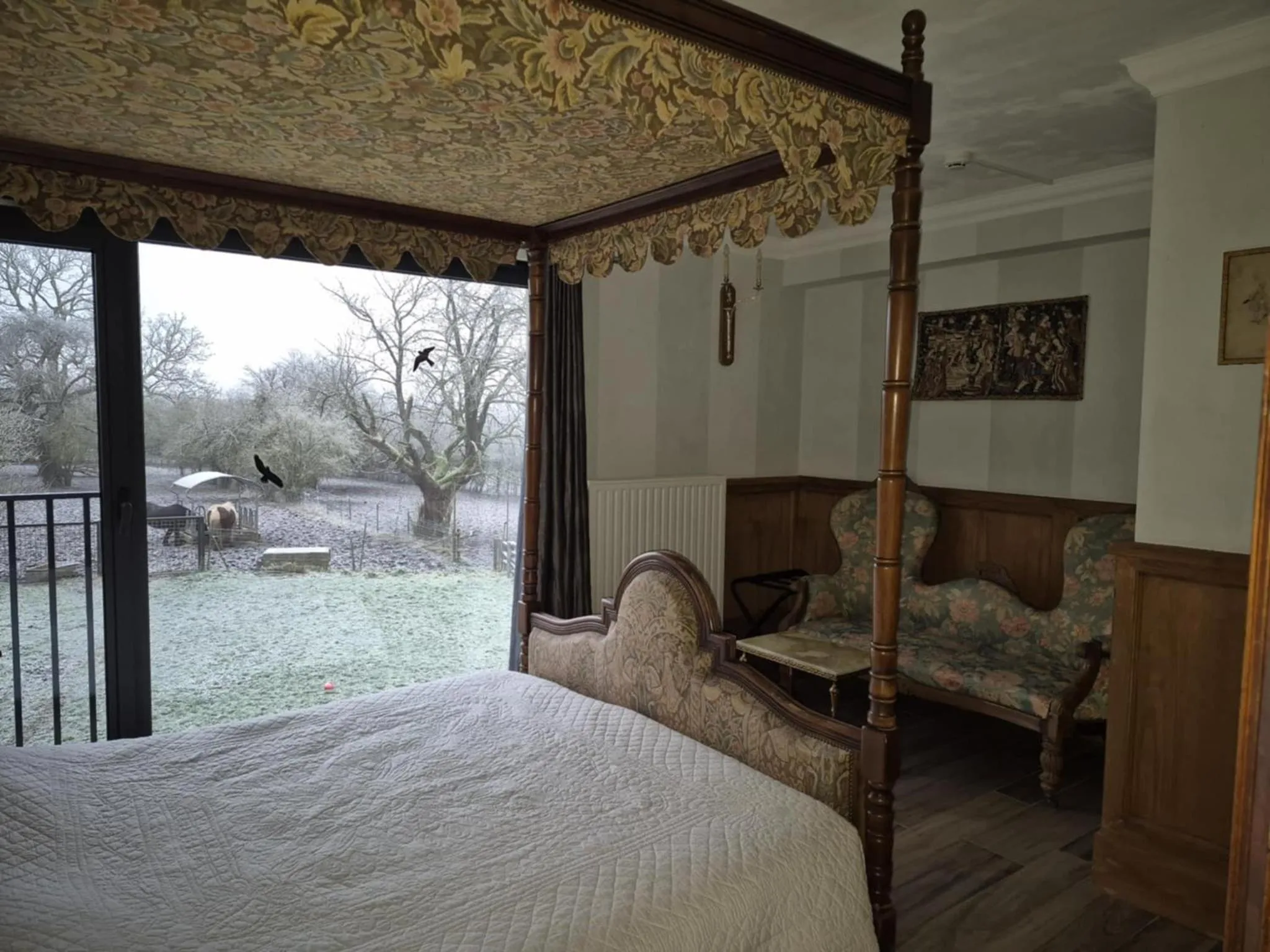 Double Room with Four Poster Bed in B&B Le Relais de Charlinette