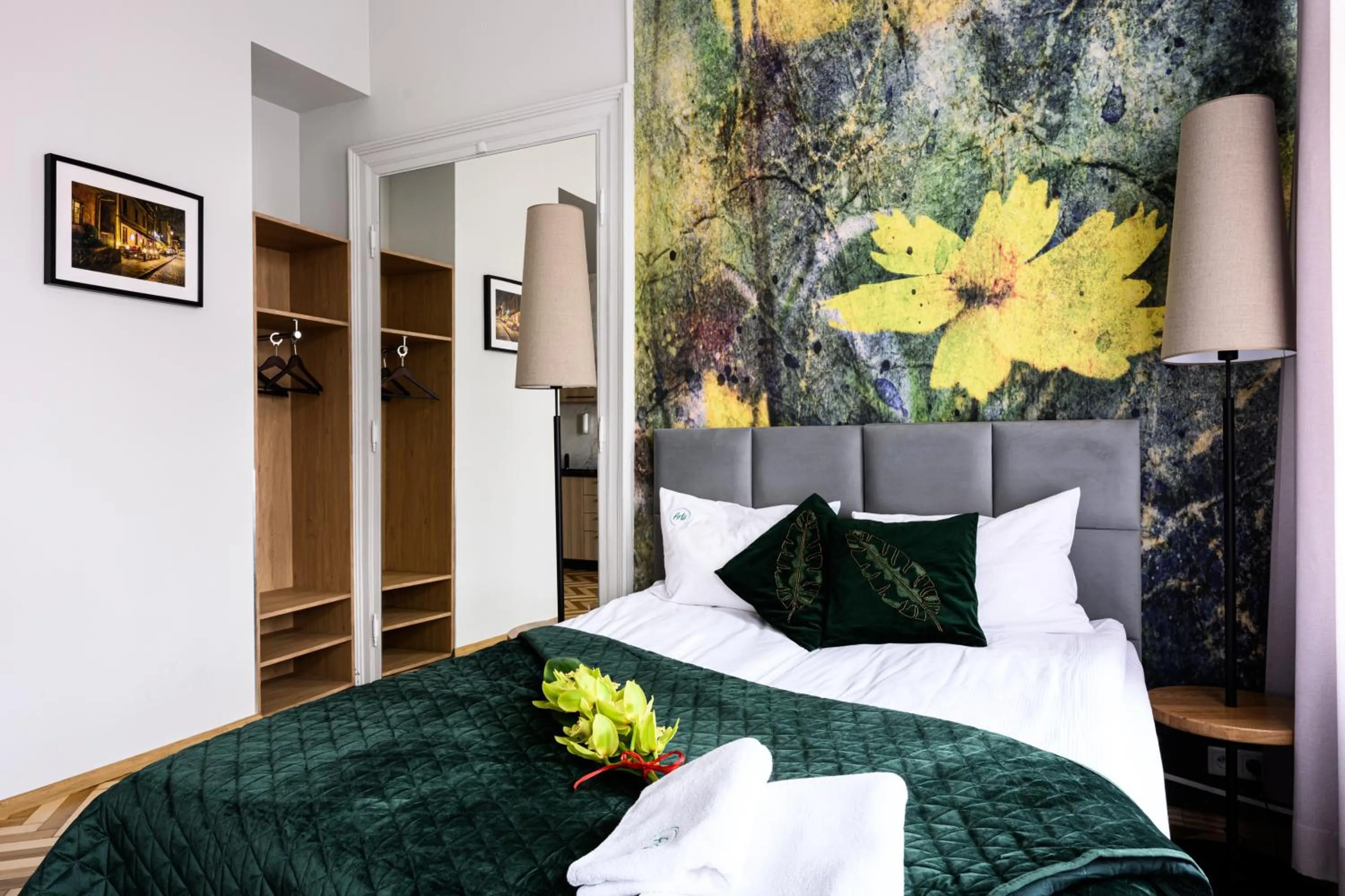 Bed in Arts Apartments - Kraków Old Town