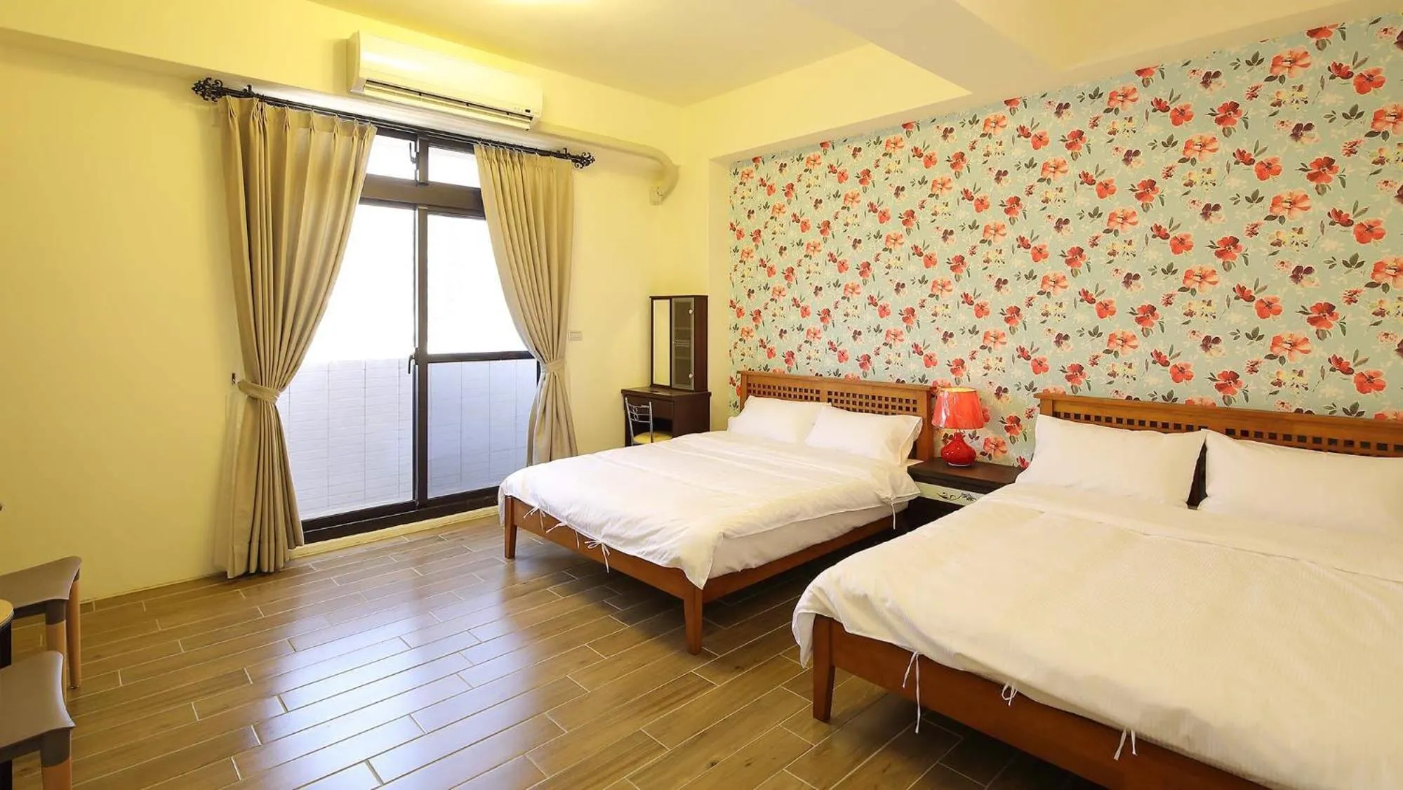 Bathroom, Bed in Warm Breeze Stay