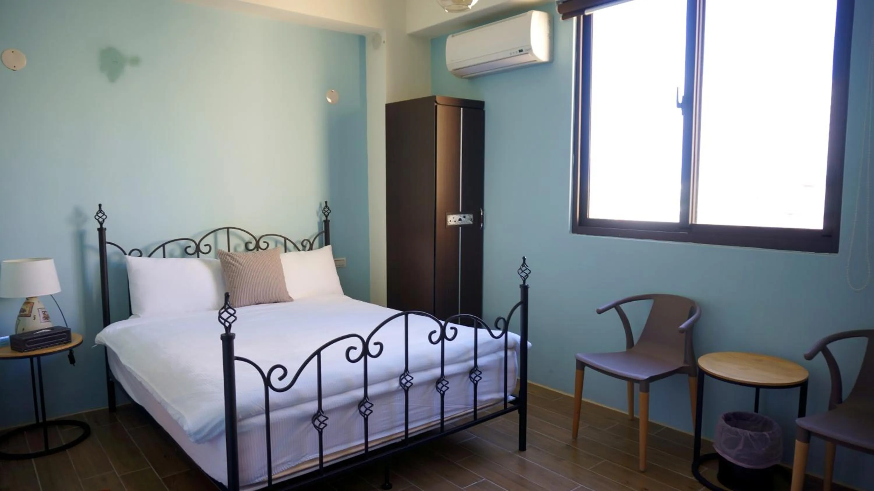 Shower, Bed in Warm Breeze Stay
