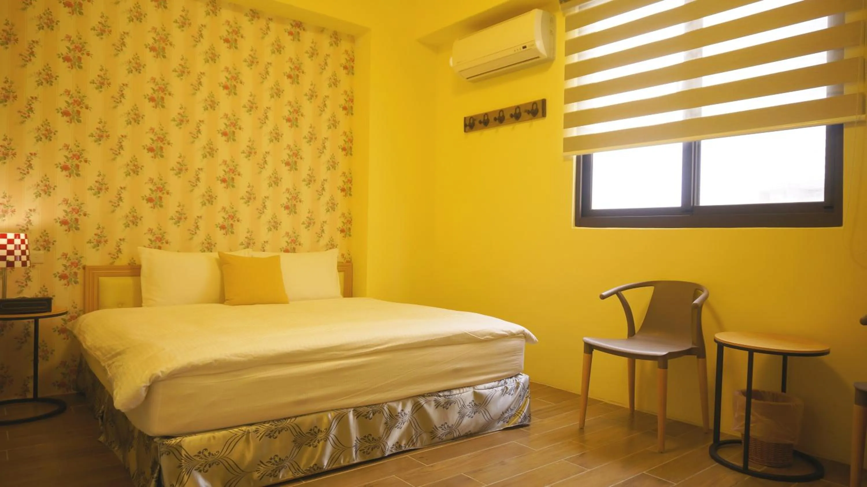 Shower, Bed in Warm Breeze Stay